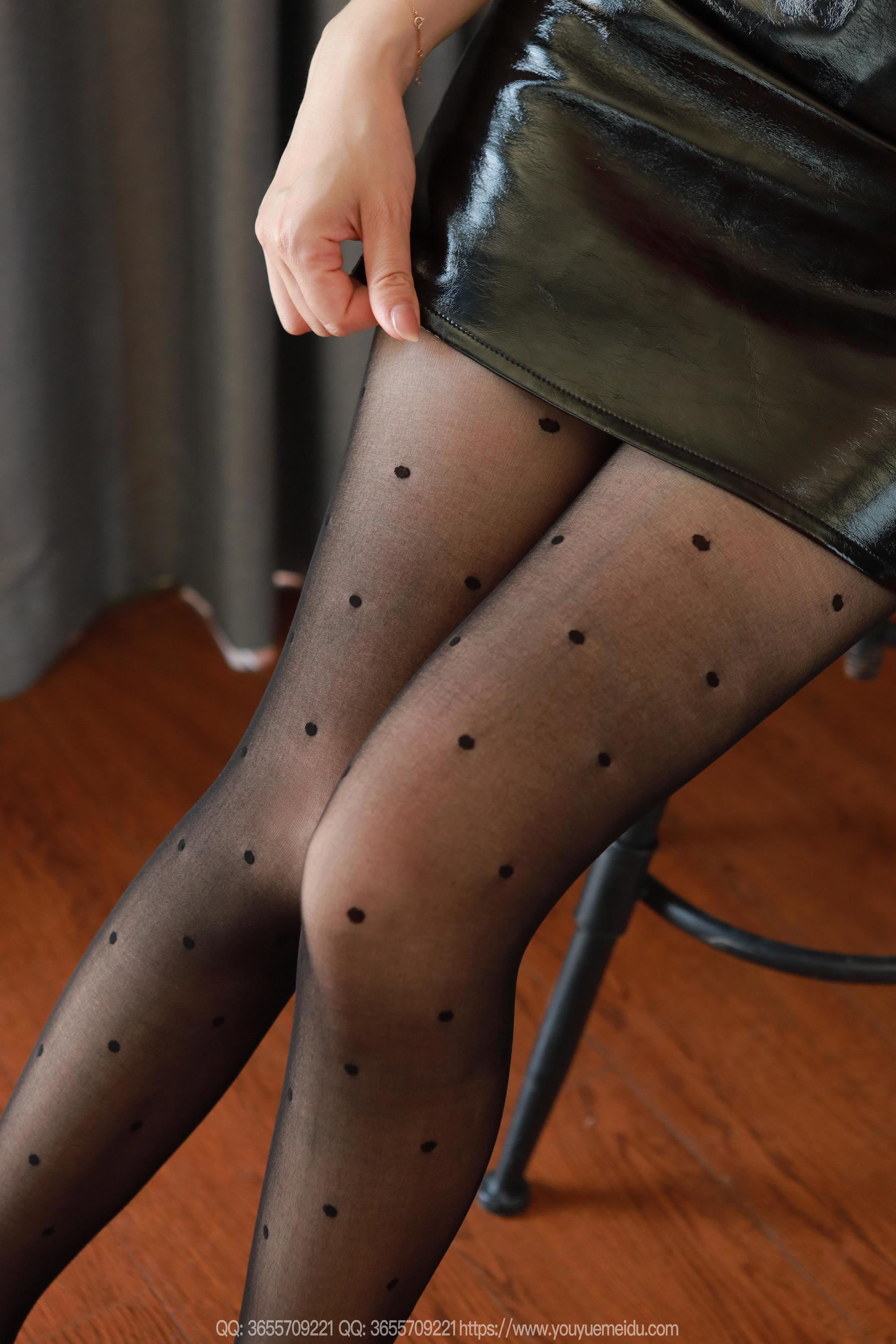 IESS异思趣向 - 模特： 小婕 《红衣皮裙》/(97P)