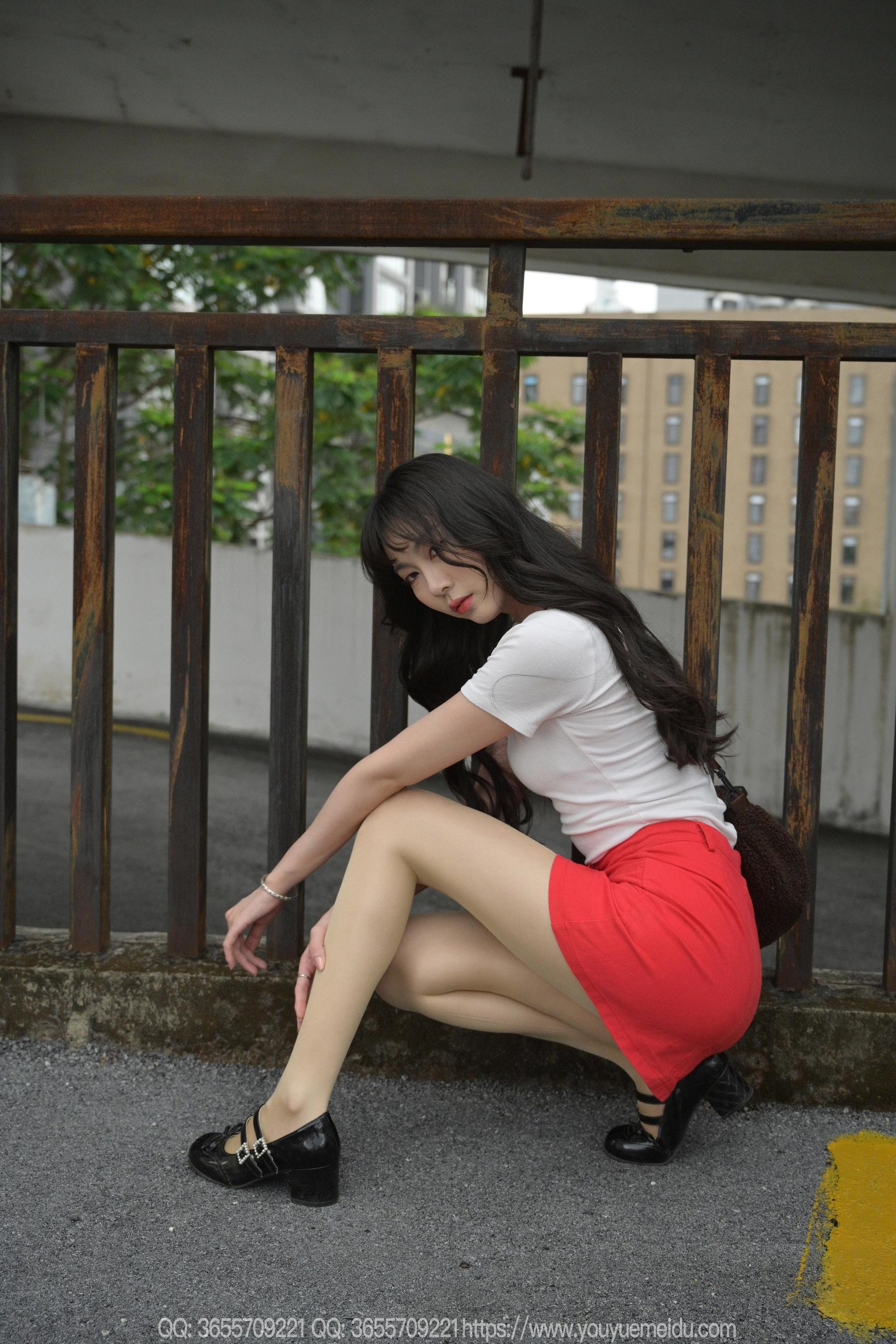 IESS异思趣向 - 模特： 团团 《红裙子（下）》/(83P)