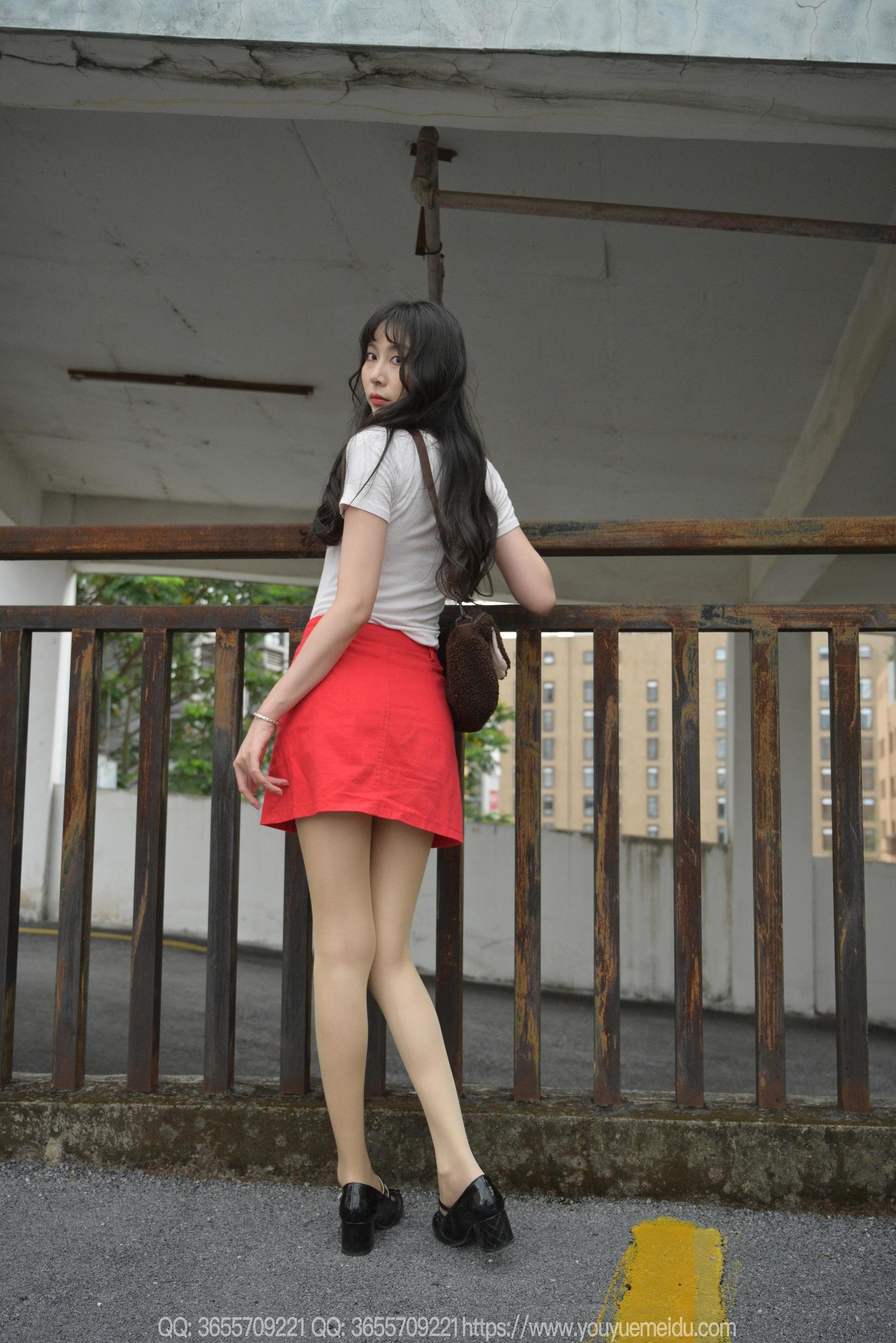 IESS异思趣向 - 模特： 团团 《红裙子（下）》/(83P)