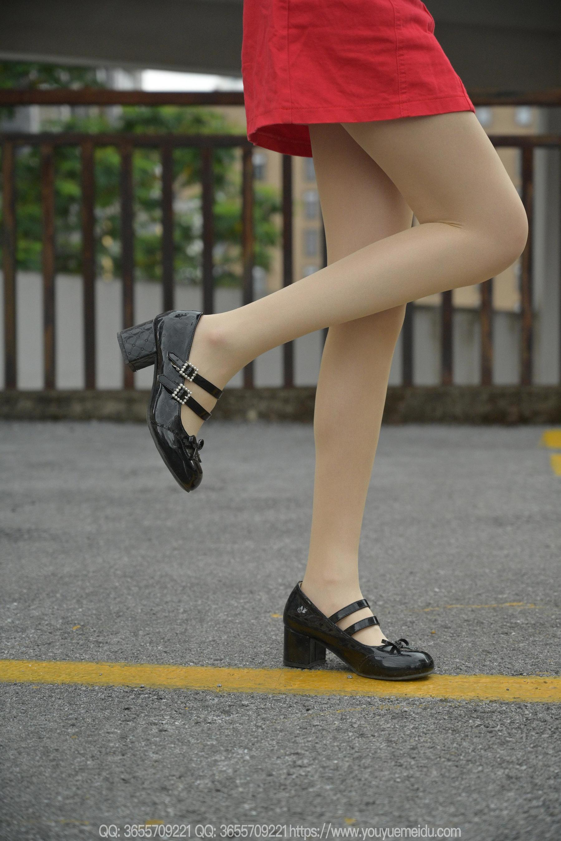 IESS异思趣向 - 模特： 团团 《红裙子（下）》/(83P)