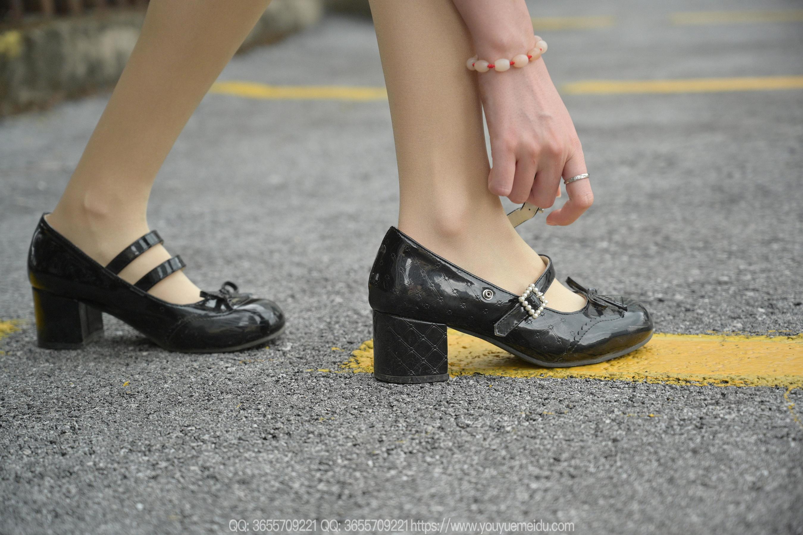 IESS异思趣向 - 模特： 团团 《红裙子（下）》/(83P)