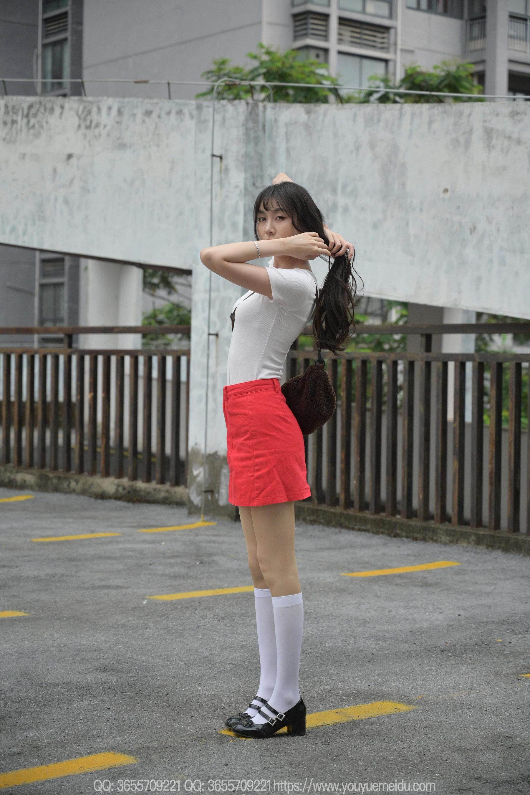 IESS异思趣向 - 模特： 团团 《红裙子（上）》/(87P)