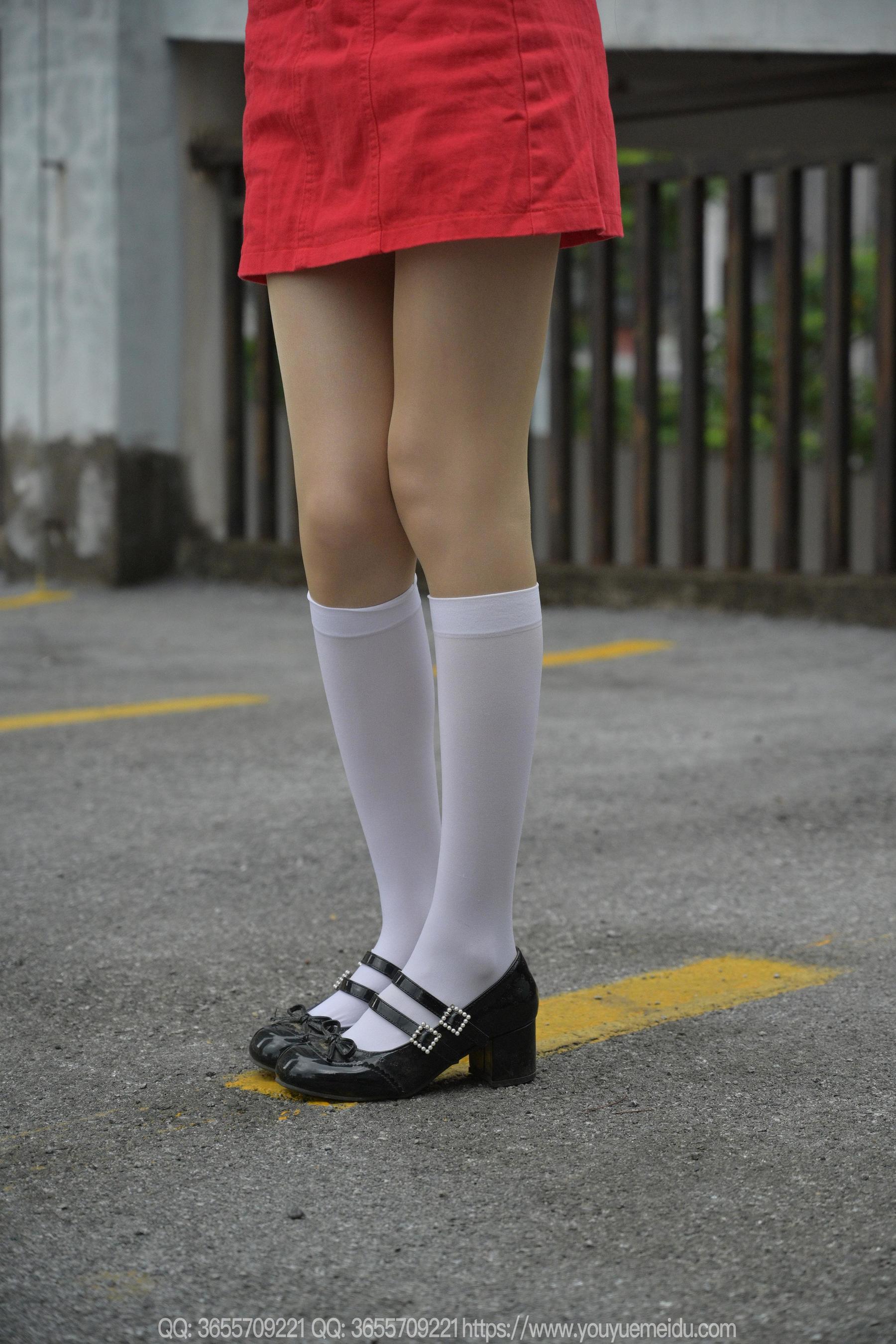 IESS异思趣向 - 模特： 团团 《红裙子（上）》/(87P)