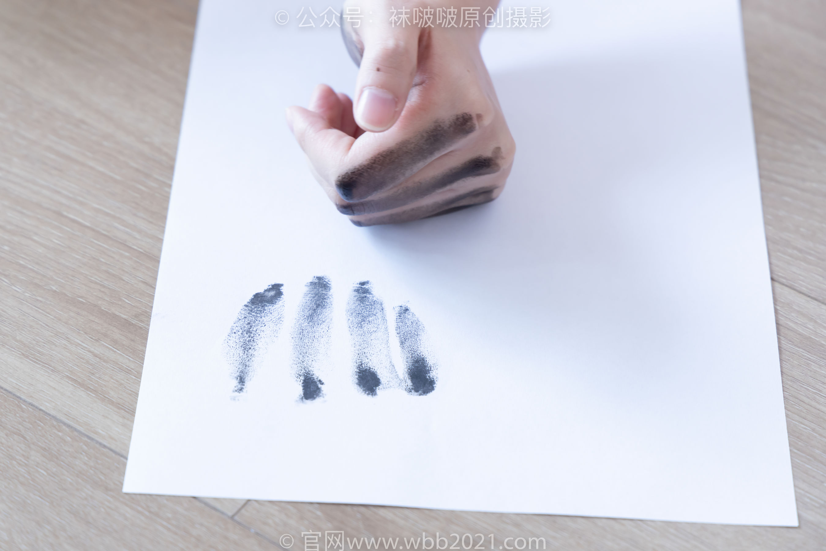 BoBoSocks袜啵啵 No.558 小甜豆 - 帆布鞋、黑丝、裸足/(155P)