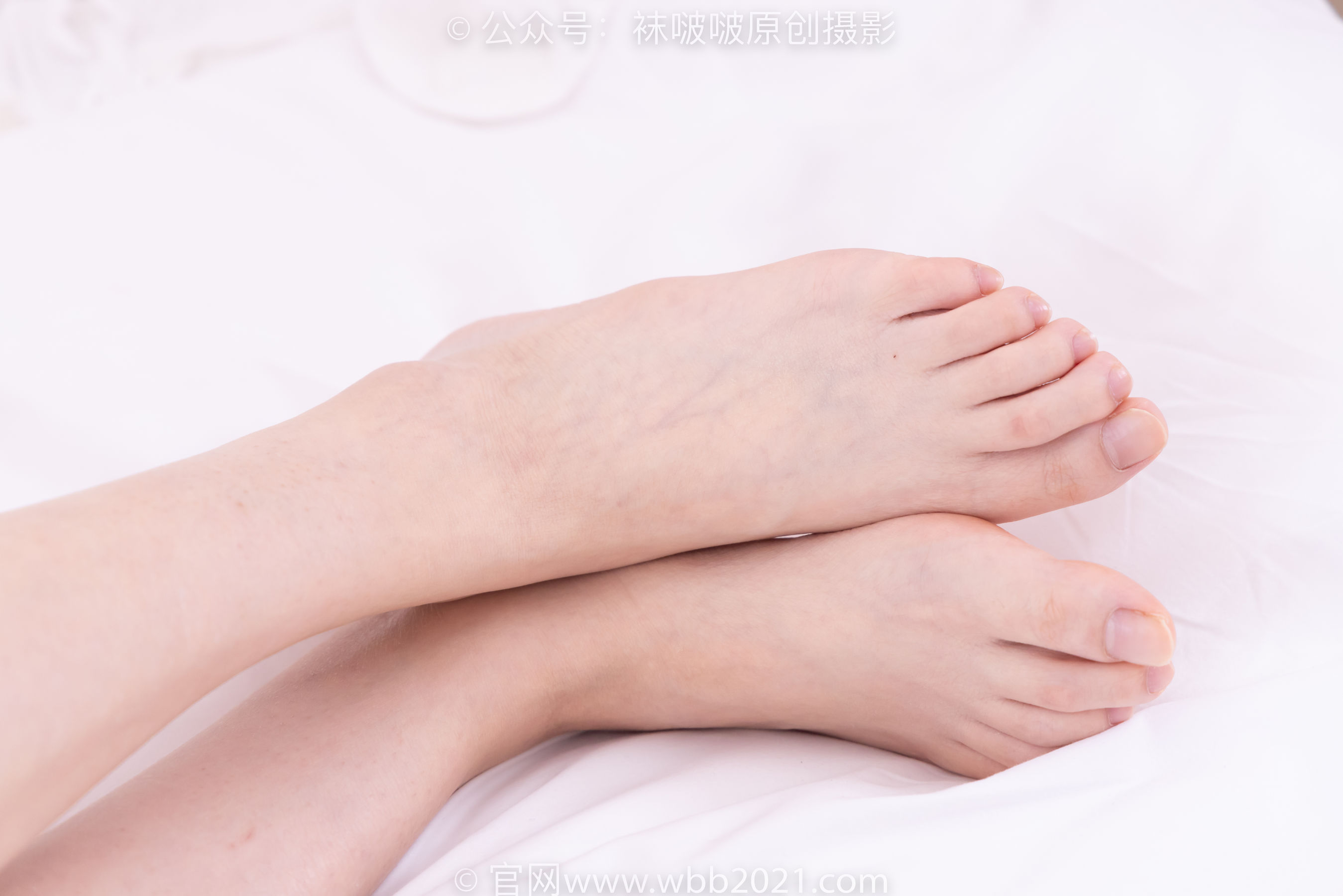 BoBoSocks袜啵啵 No.556 香菜 - 帆布鞋、白棉袜、裸足/(149P)