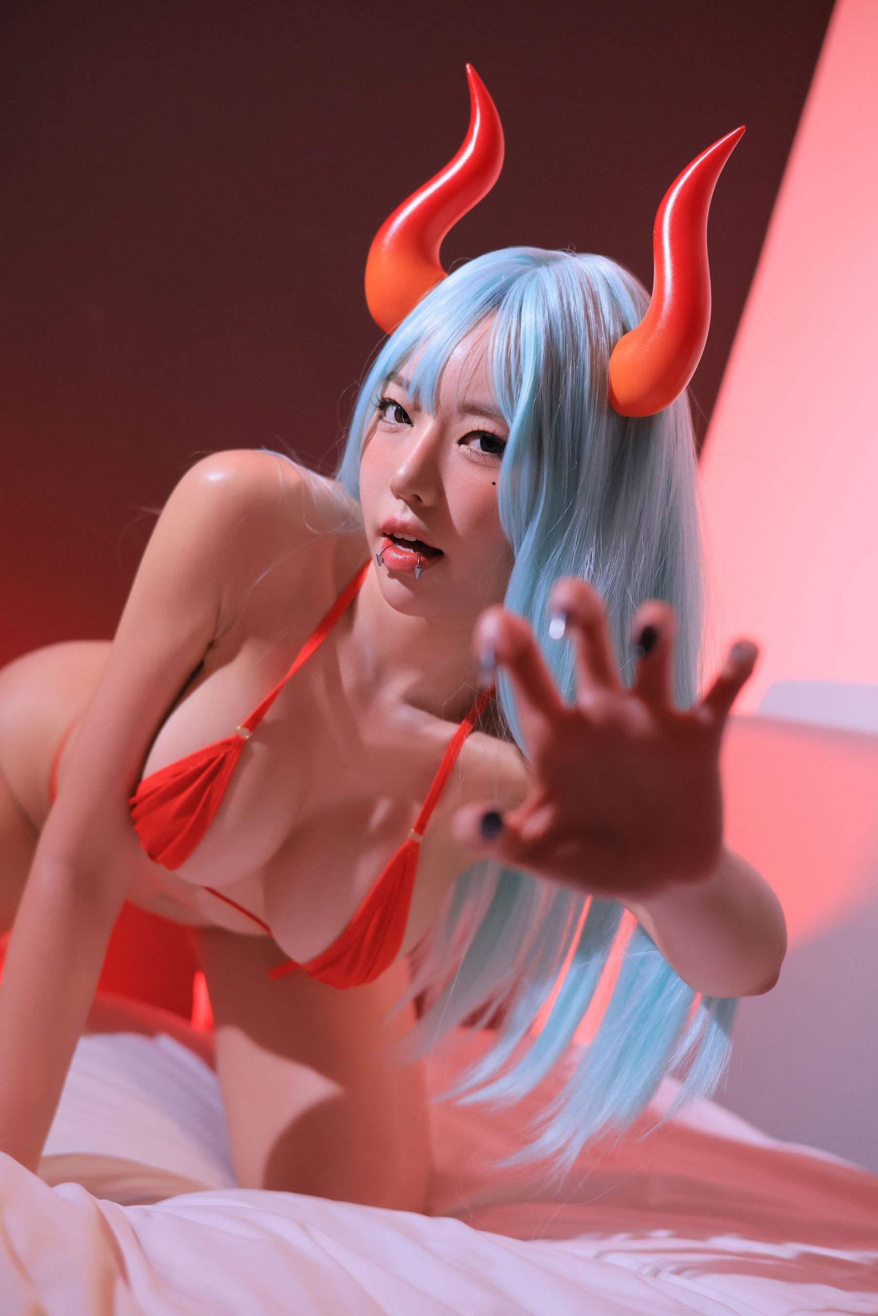 Dongeuran - Red Succubus/(241P)