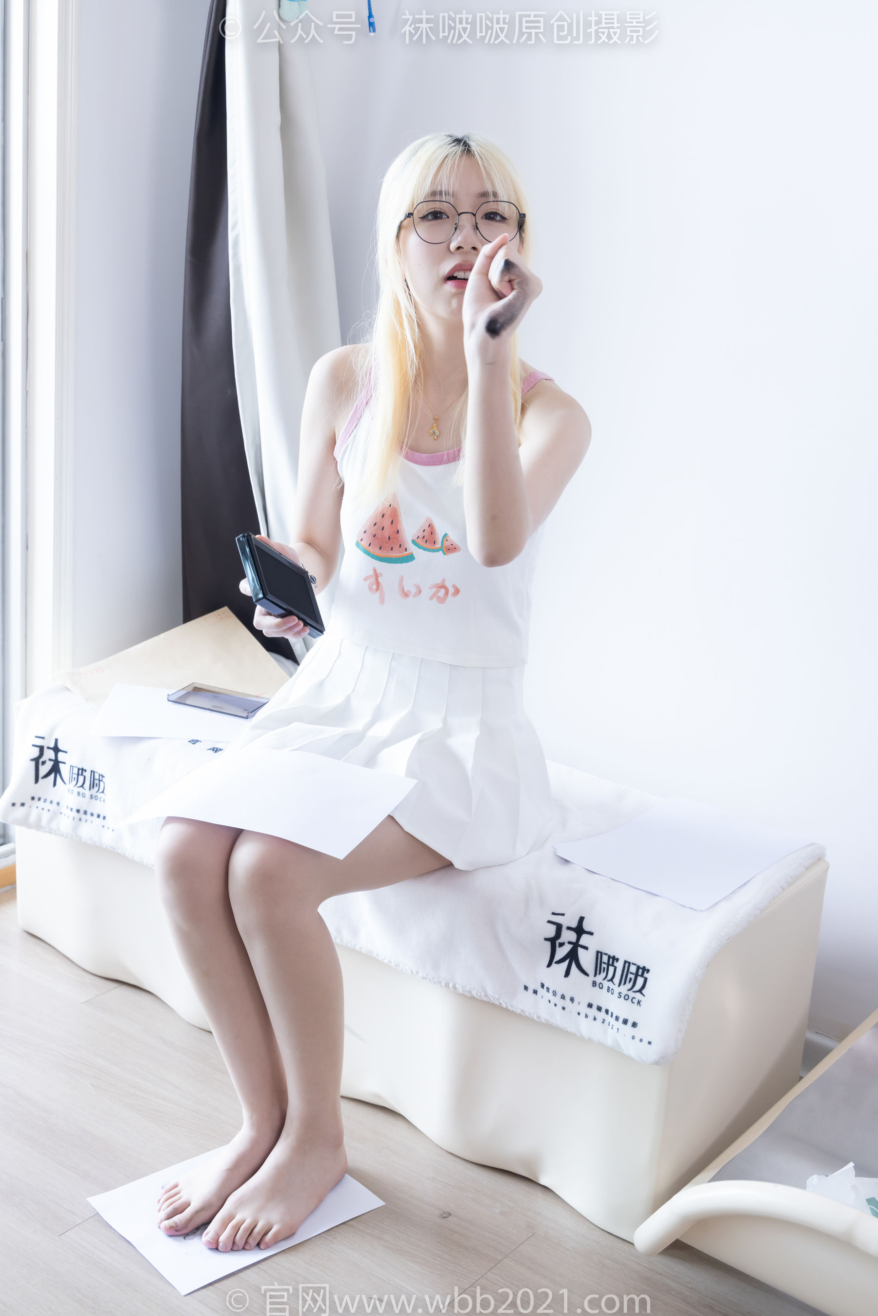 BoBoSocks袜啵啵 No.558 小甜豆 - 帆布鞋、黑丝、裸足/(155P)