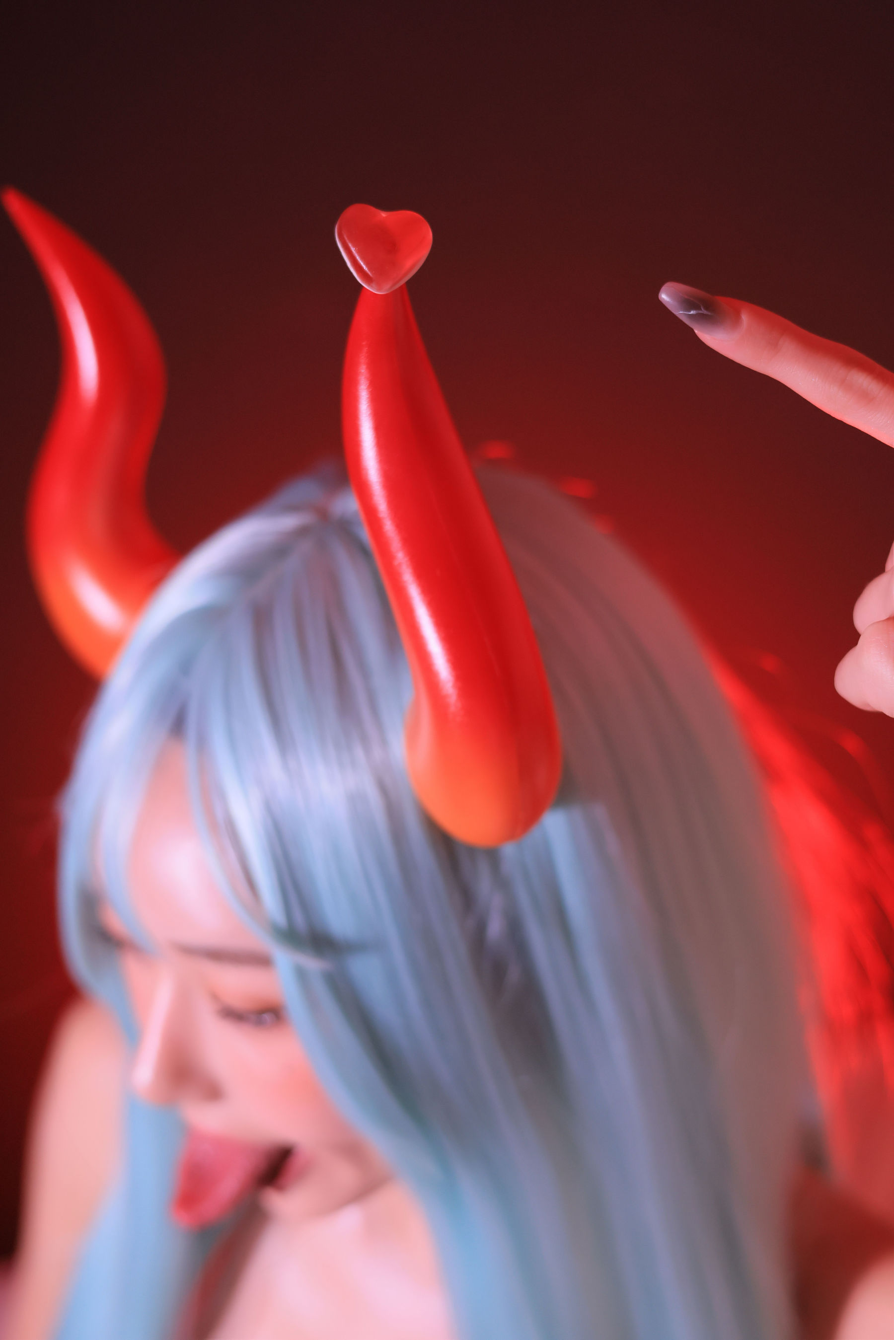 Dongeuran - Red Succubus/(241P)