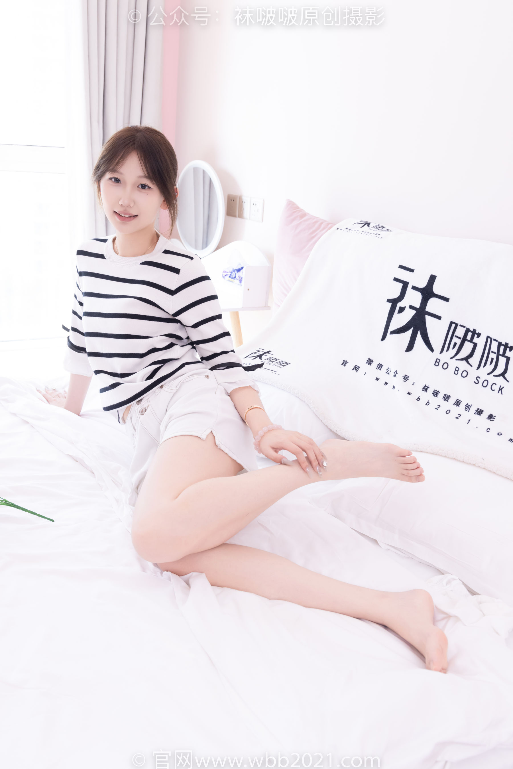 BoBoSocks袜啵啵 No.556 香菜 - 帆布鞋、白棉袜、裸足/(149P)