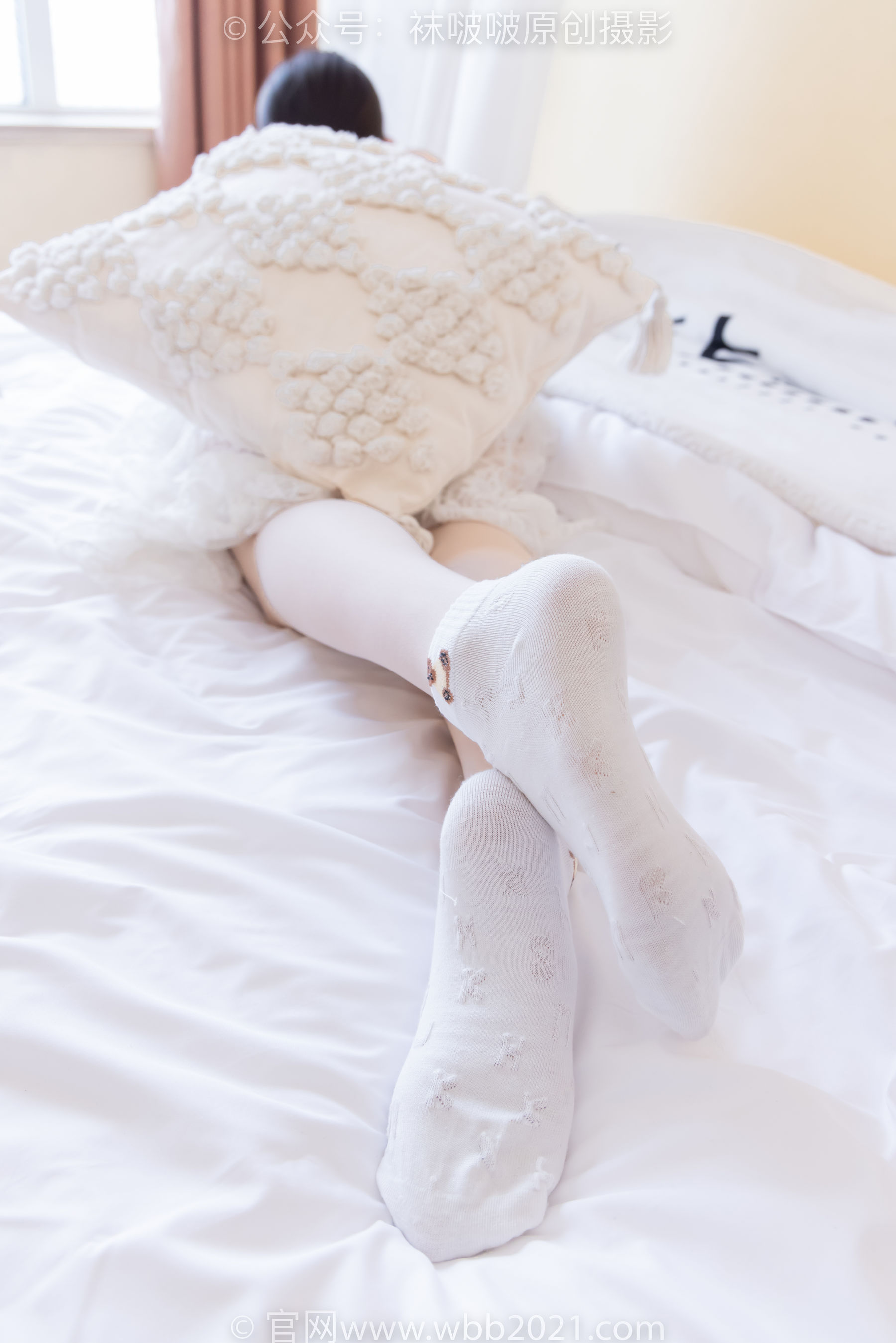 BoBoSocks袜啵啵 No.560 香菜 - 帆布鞋、短白棉袜、薄肉丝/(143P)