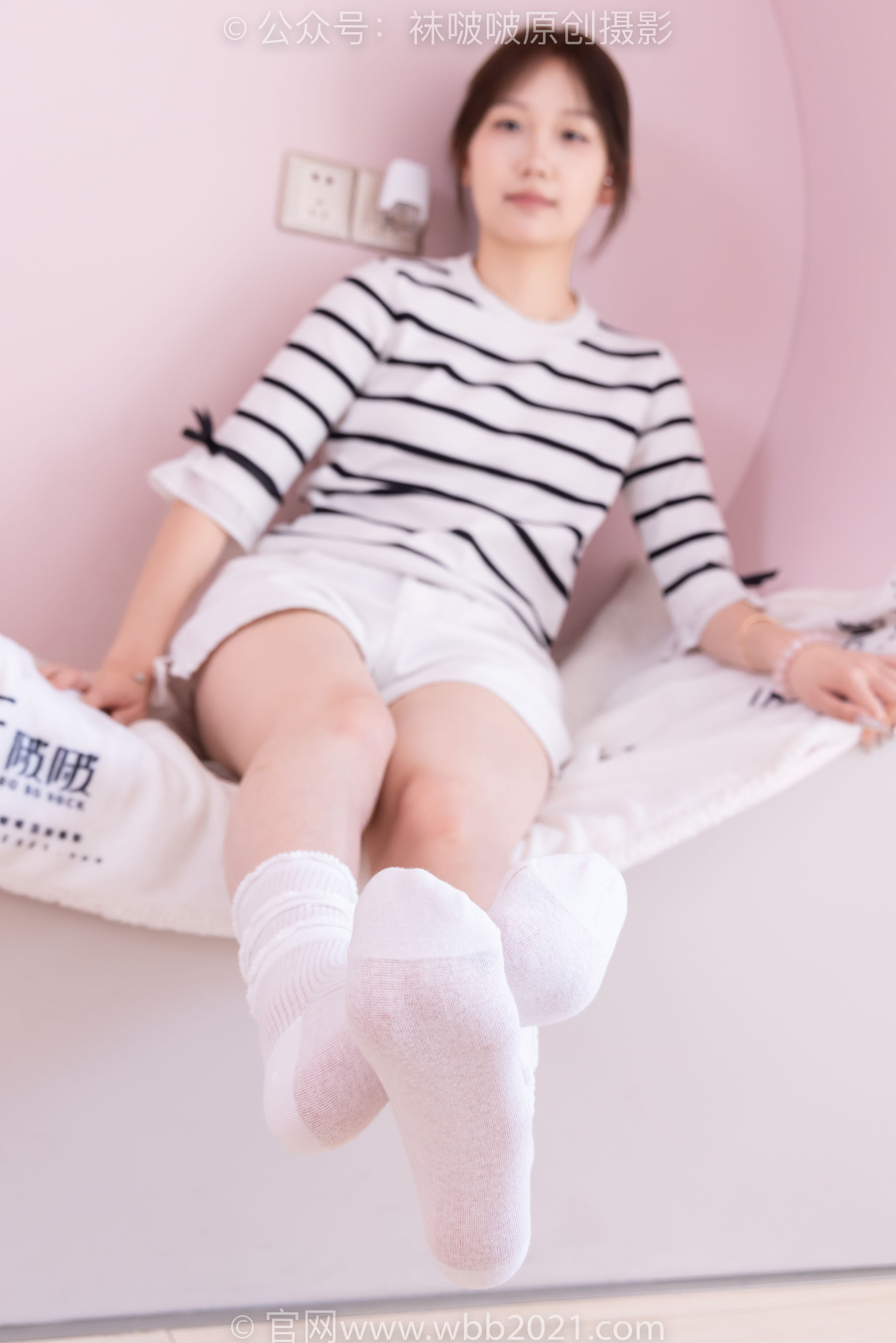 BoBoSocks袜啵啵 No.556 香菜 - 帆布鞋、白棉袜、裸足/(149P)