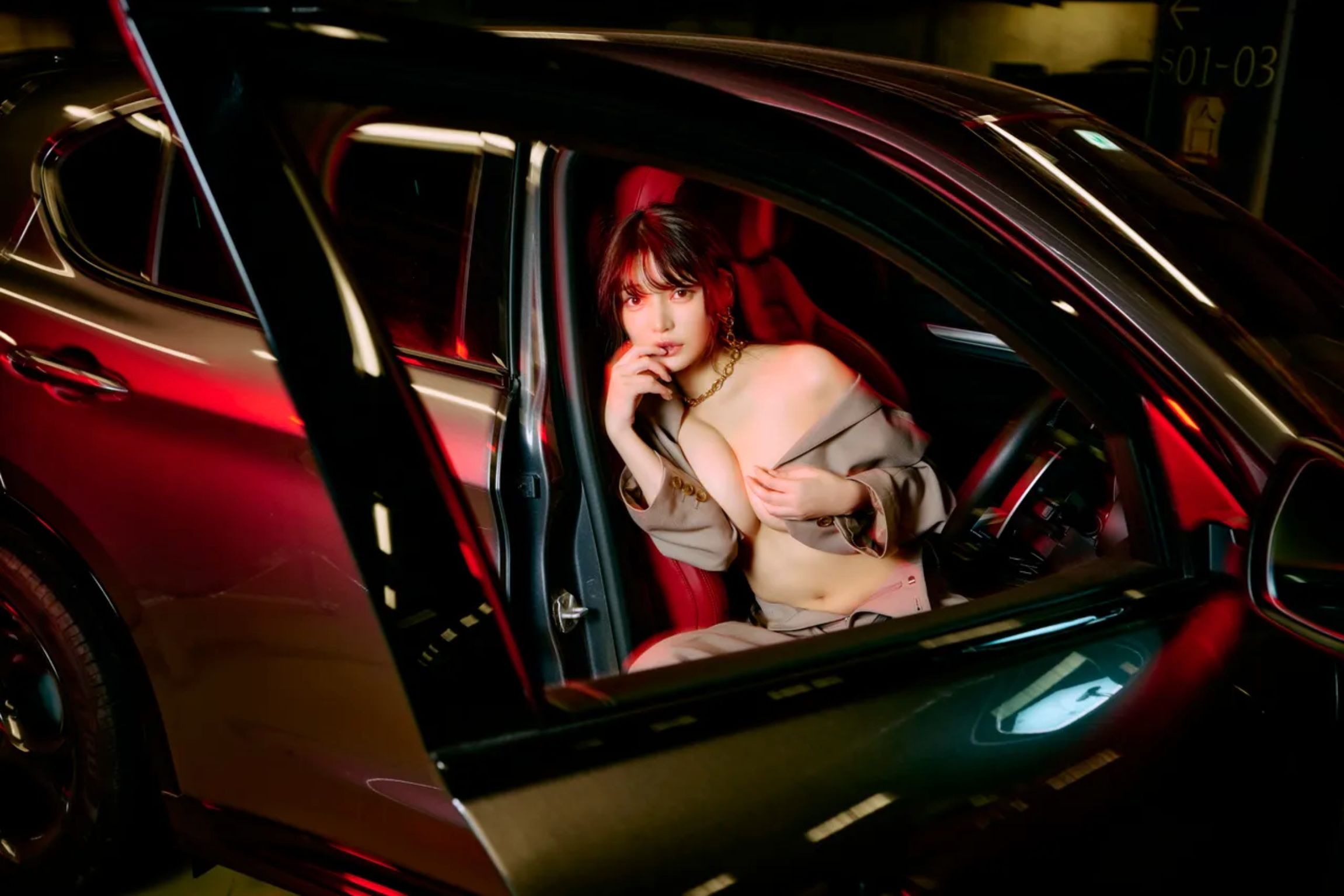 FRIDAY GOLD 似鳥沙也加 A to Z vol.10/(15P)