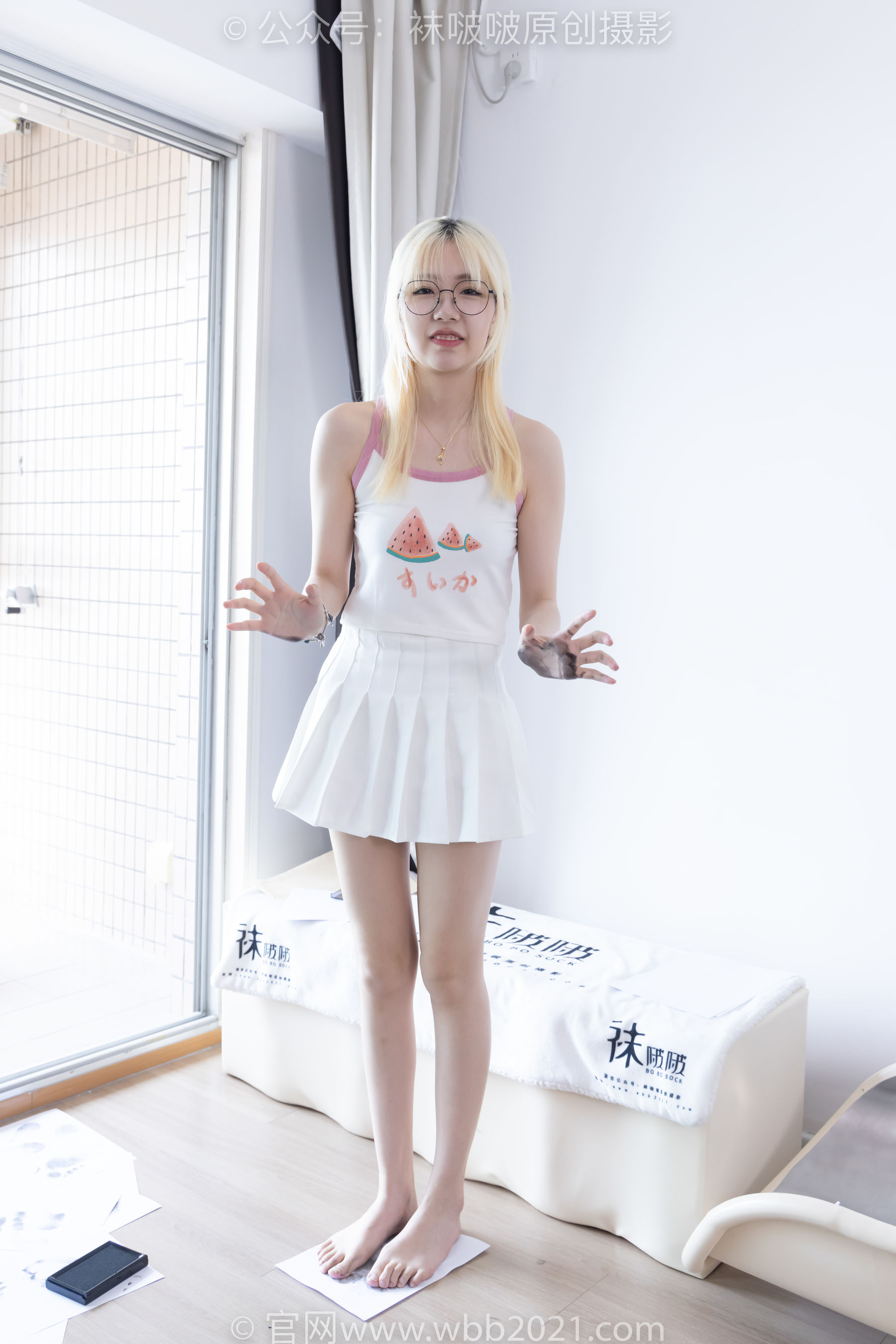 BoBoSocks袜啵啵 No.558 小甜豆 - 帆布鞋、黑丝、裸足/(155P)