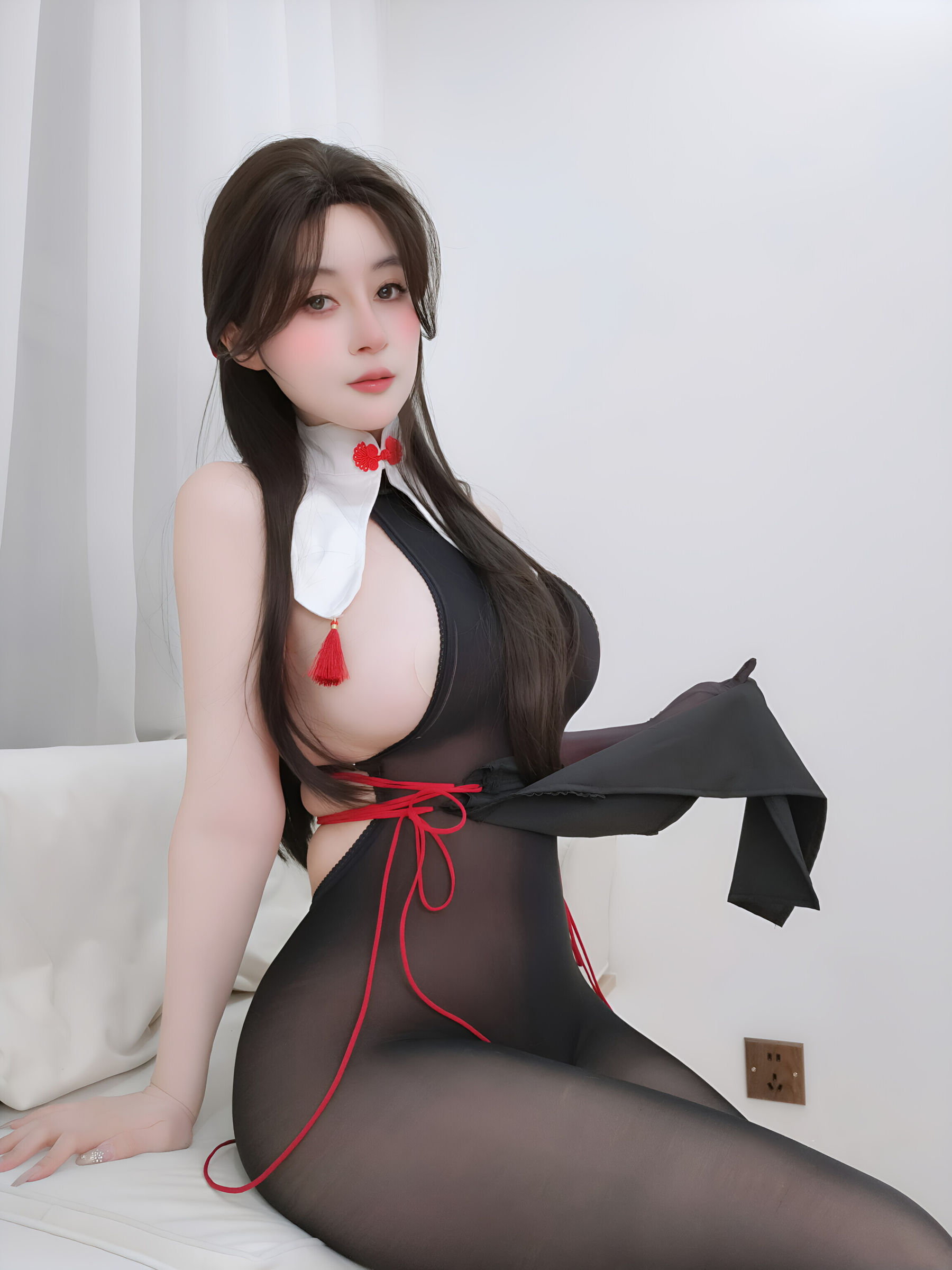 Coser小姐姐白银 [fantia] 2025年05月会员合集/(100P)