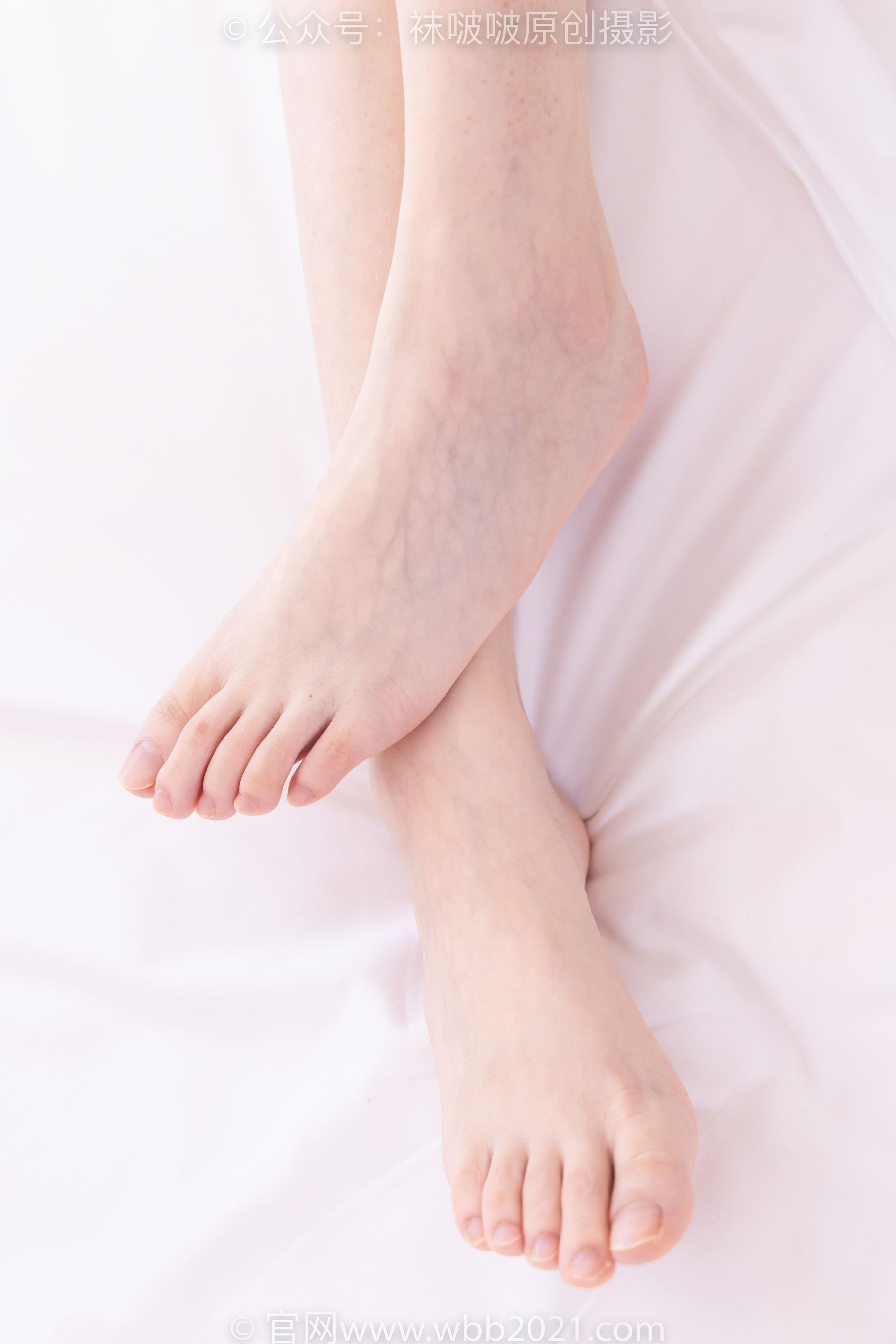 BoBoSocks袜啵啵 No.556 香菜 - 帆布鞋、白棉袜、裸足/(149P)