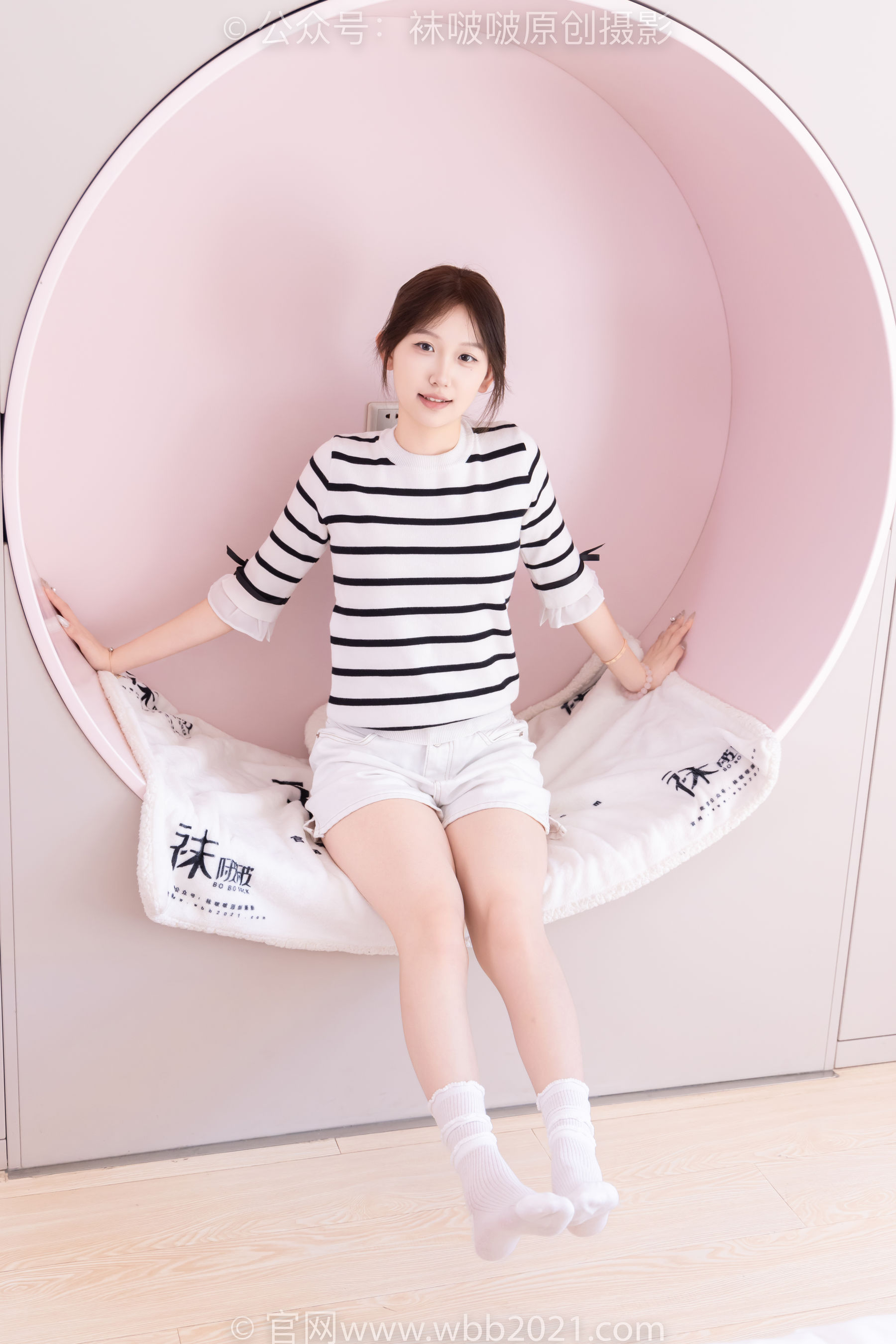 BoBoSocks袜啵啵 No.556 香菜 - 帆布鞋、白棉袜、裸足/(149P)