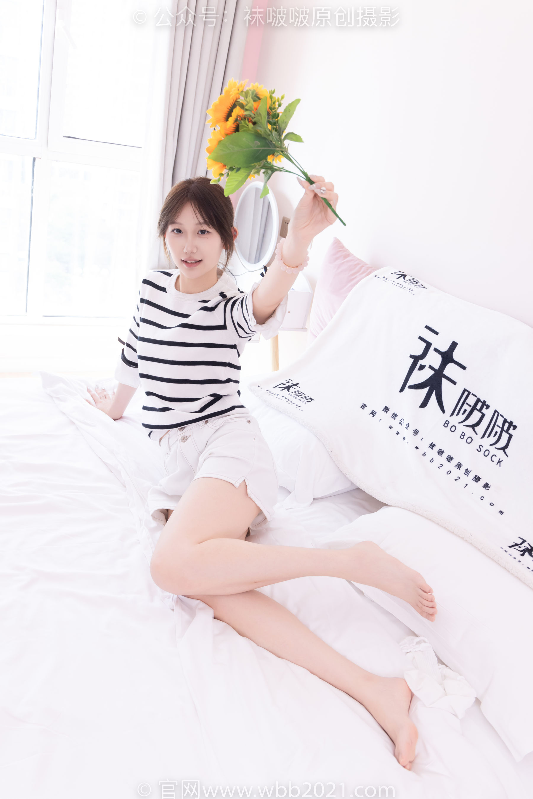 BoBoSocks袜啵啵 No.556 香菜 - 帆布鞋、白棉袜、裸足/(149P)