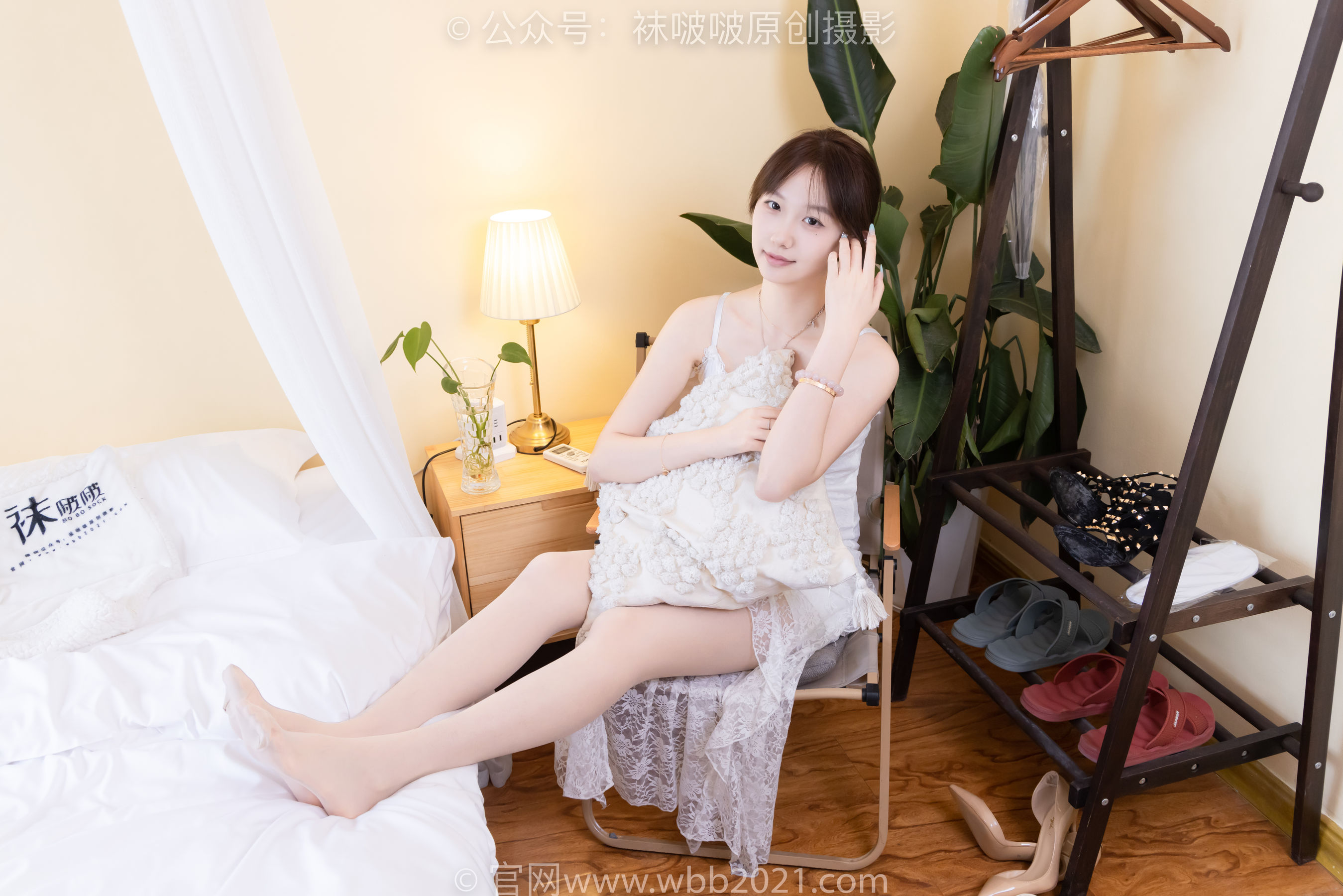 BoBoSocks袜啵啵 No.560 香菜 - 帆布鞋、短白棉袜、薄肉丝/(143P)