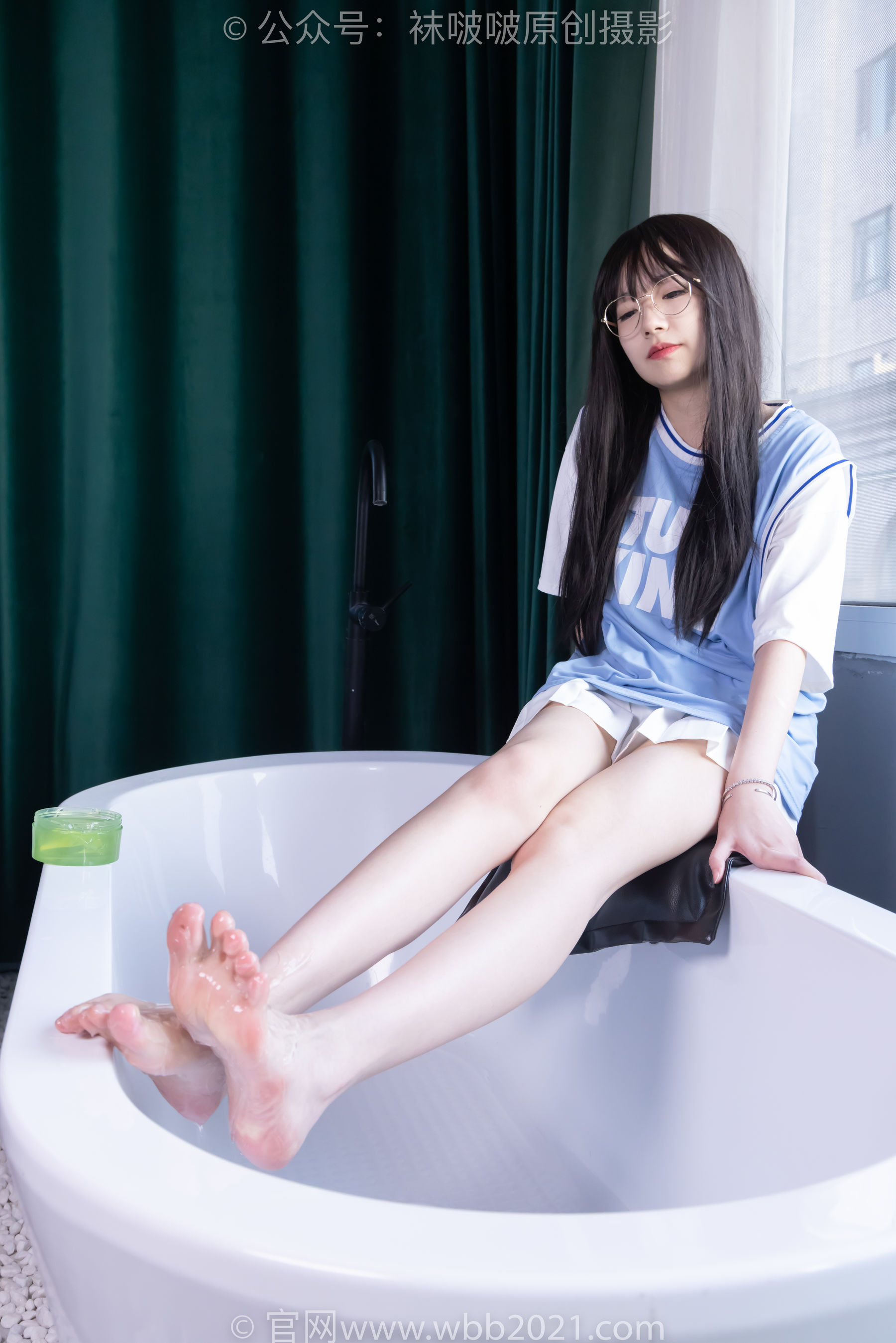 BoBoSocks袜啵啵 No.561 小甜豆 - 板鞋、短白棉袜、裸足/(155P)