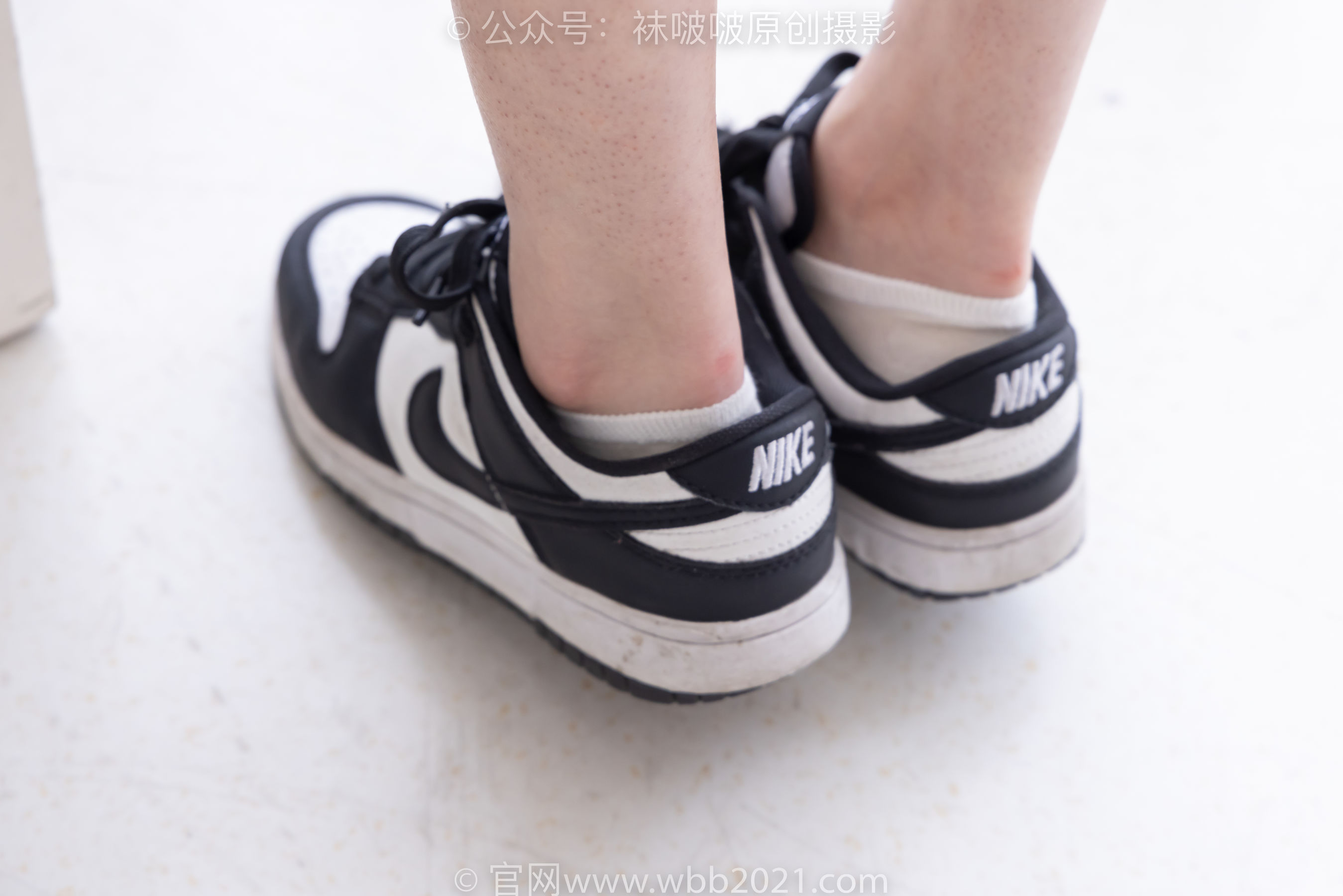 BoBoSocks袜啵啵 No.553 香菜 - 板鞋、短白棉袜、裸足/(152P)