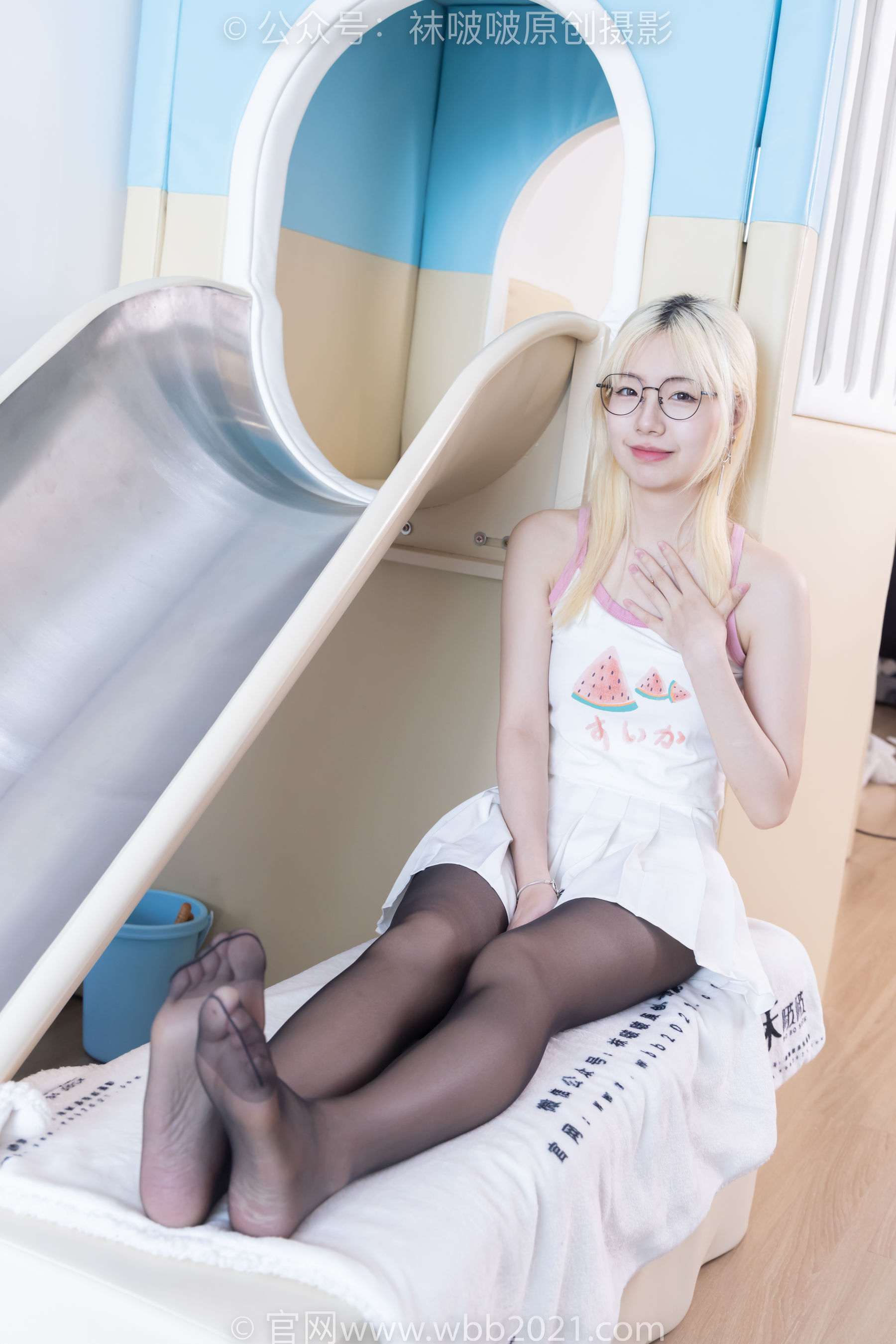 BoBoSocks袜啵啵 No.558 小甜豆 - 帆布鞋、黑丝、裸足/(155P)