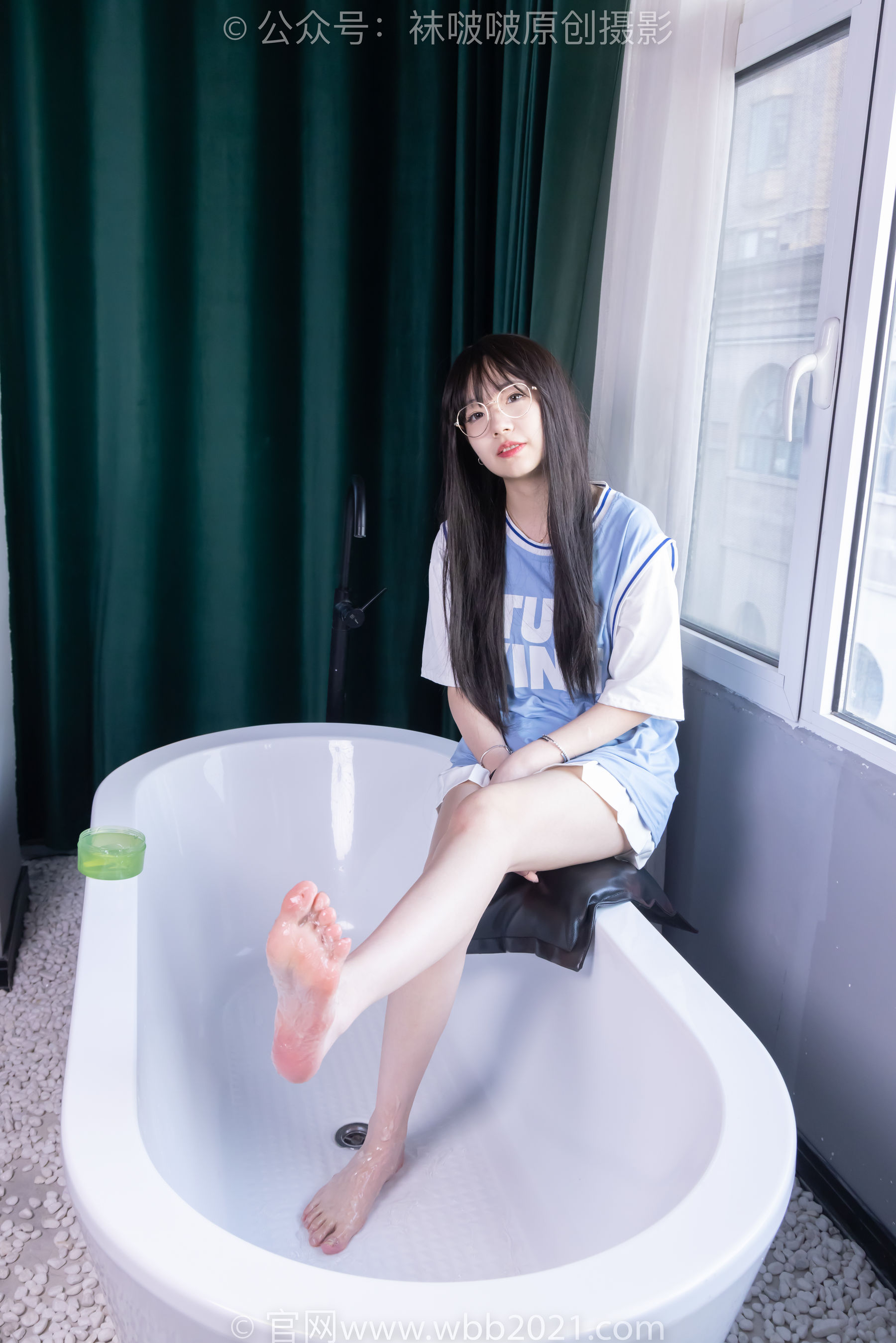 BoBoSocks袜啵啵 No.561 小甜豆 - 板鞋、短白棉袜、裸足/(155P)