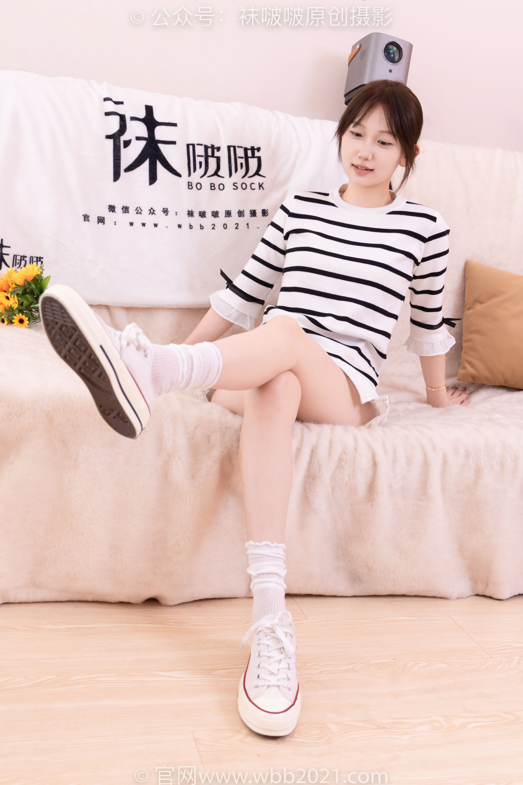 BoBoSocks袜啵啵 No.556 香菜 - 帆布鞋、白棉袜、裸足/(149P)