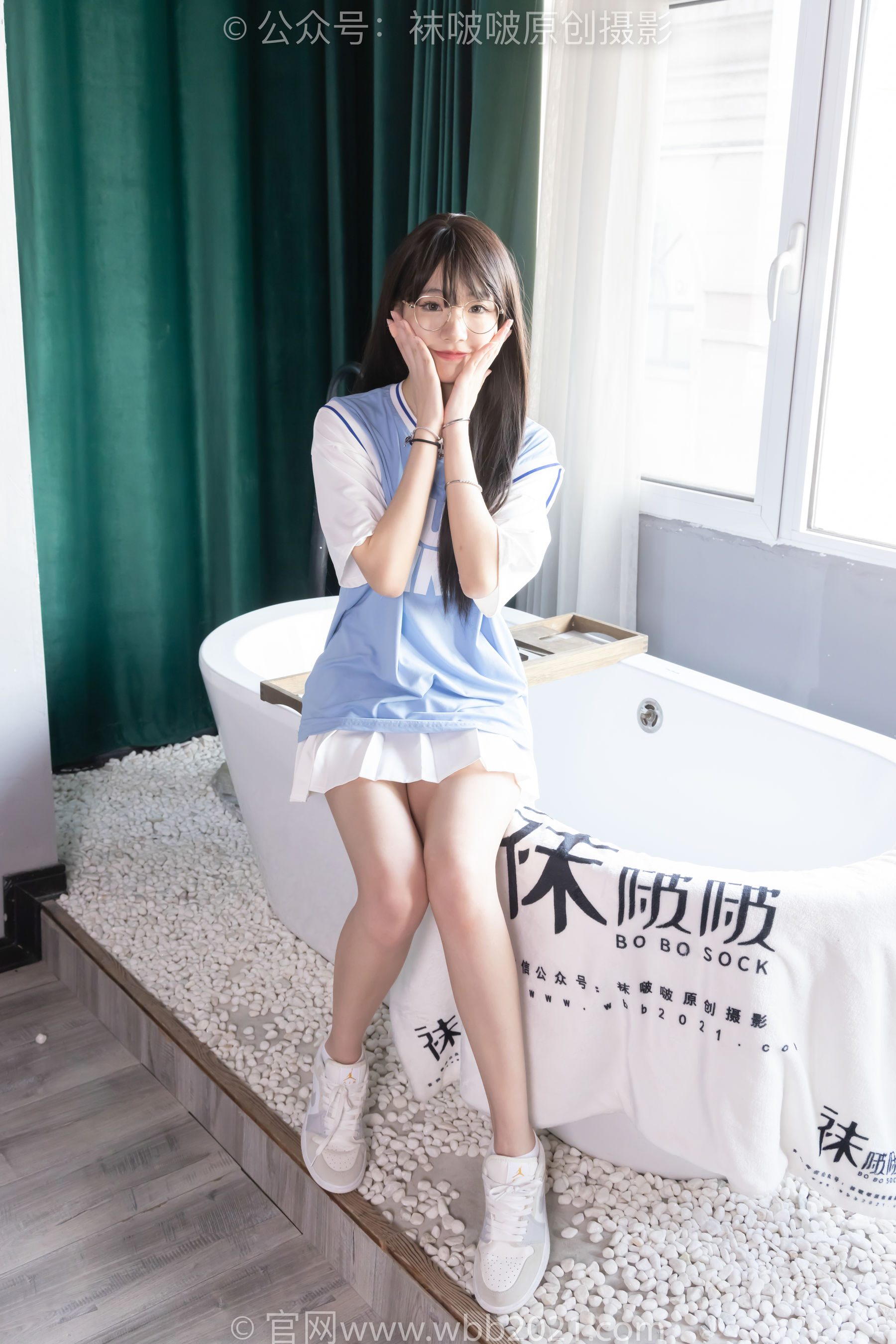 BoBoSocks袜啵啵 No.561 小甜豆 - 板鞋、短白棉袜、裸足/(155P)