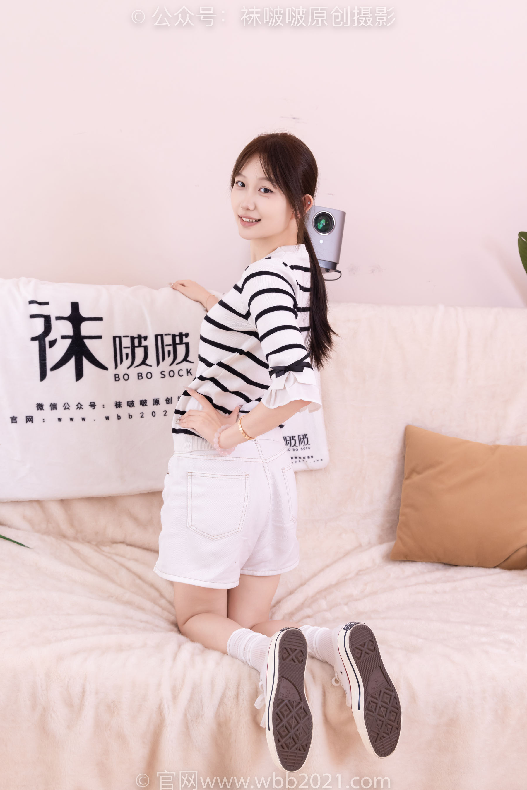 BoBoSocks袜啵啵 No.556 香菜 - 帆布鞋、白棉袜、裸足/(149P)