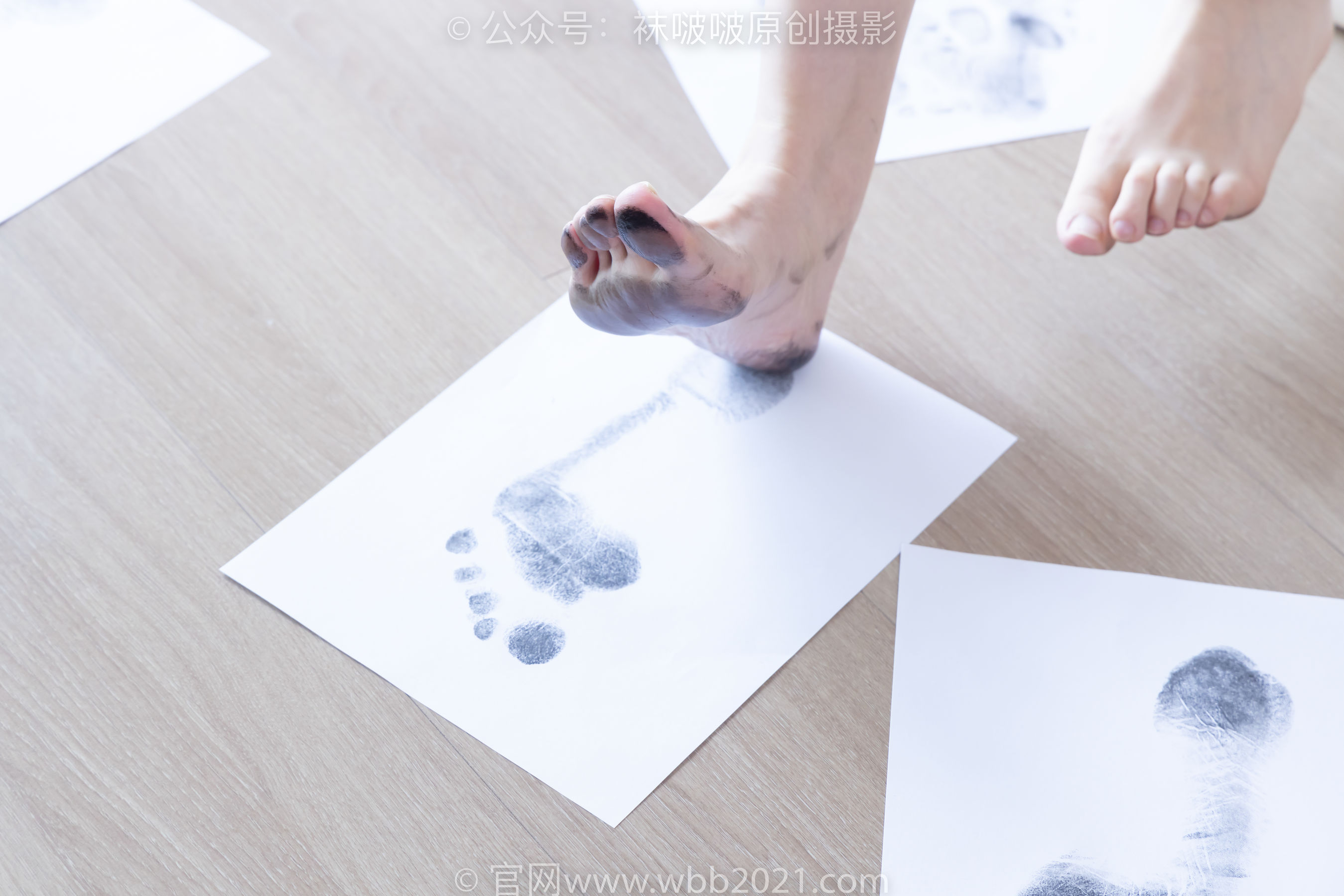 BoBoSocks袜啵啵 No.558 小甜豆 - 帆布鞋、黑丝、裸足/(155P)