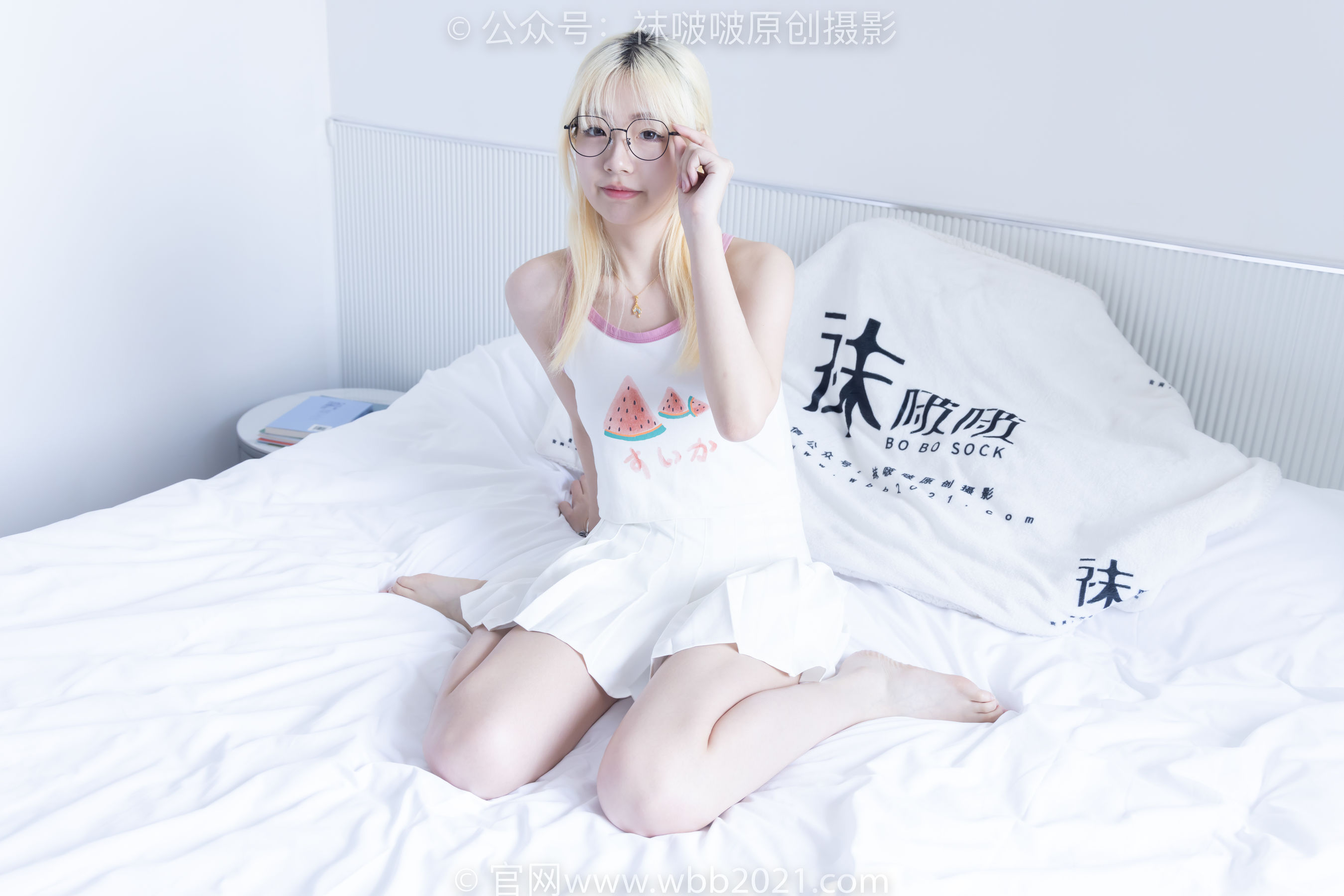 BoBoSocks袜啵啵 No.558 小甜豆 - 帆布鞋、黑丝、裸足/(155P)