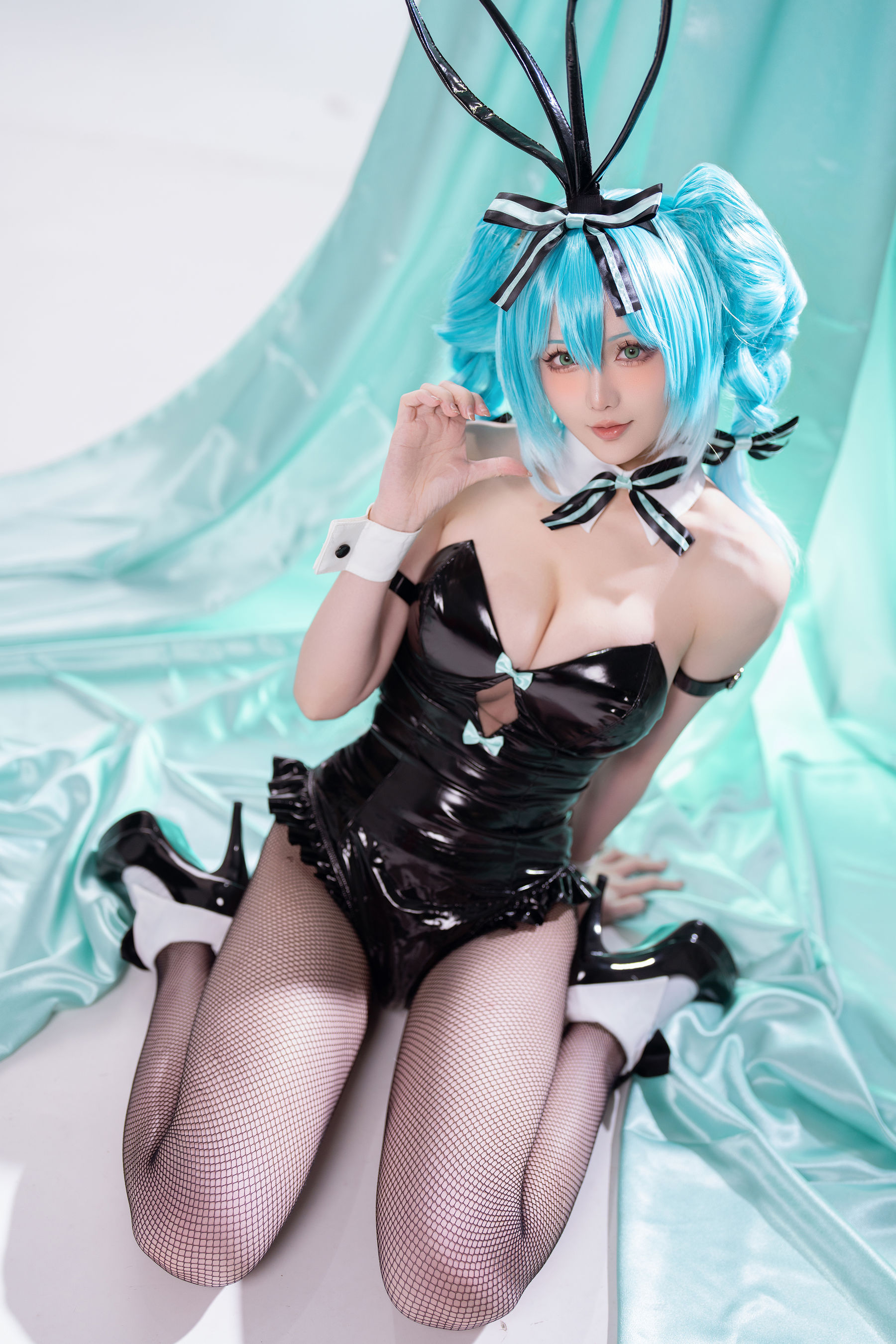 Coser小姐姐星之迟迟 - 初音未来 兔女郎/(32P)