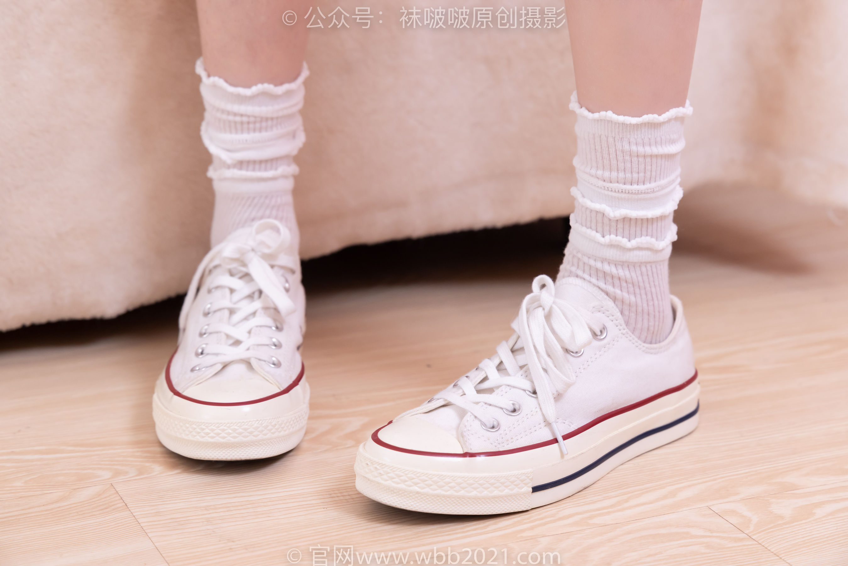 BoBoSocks袜啵啵 No.556 香菜 - 帆布鞋、白棉袜、裸足/(149P)