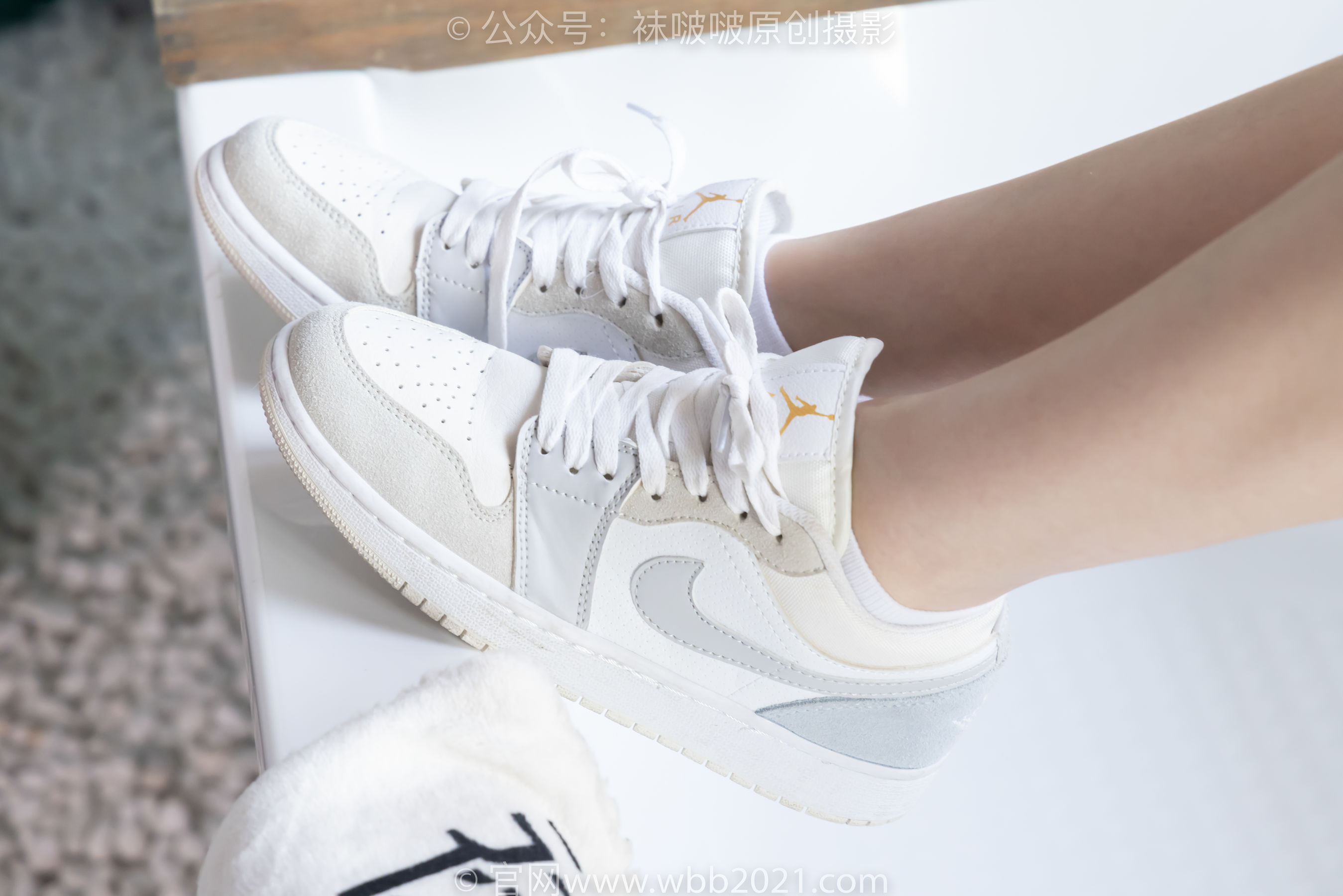 BoBoSocks袜啵啵 No.561 小甜豆 - 板鞋、短白棉袜、裸足/(155P)