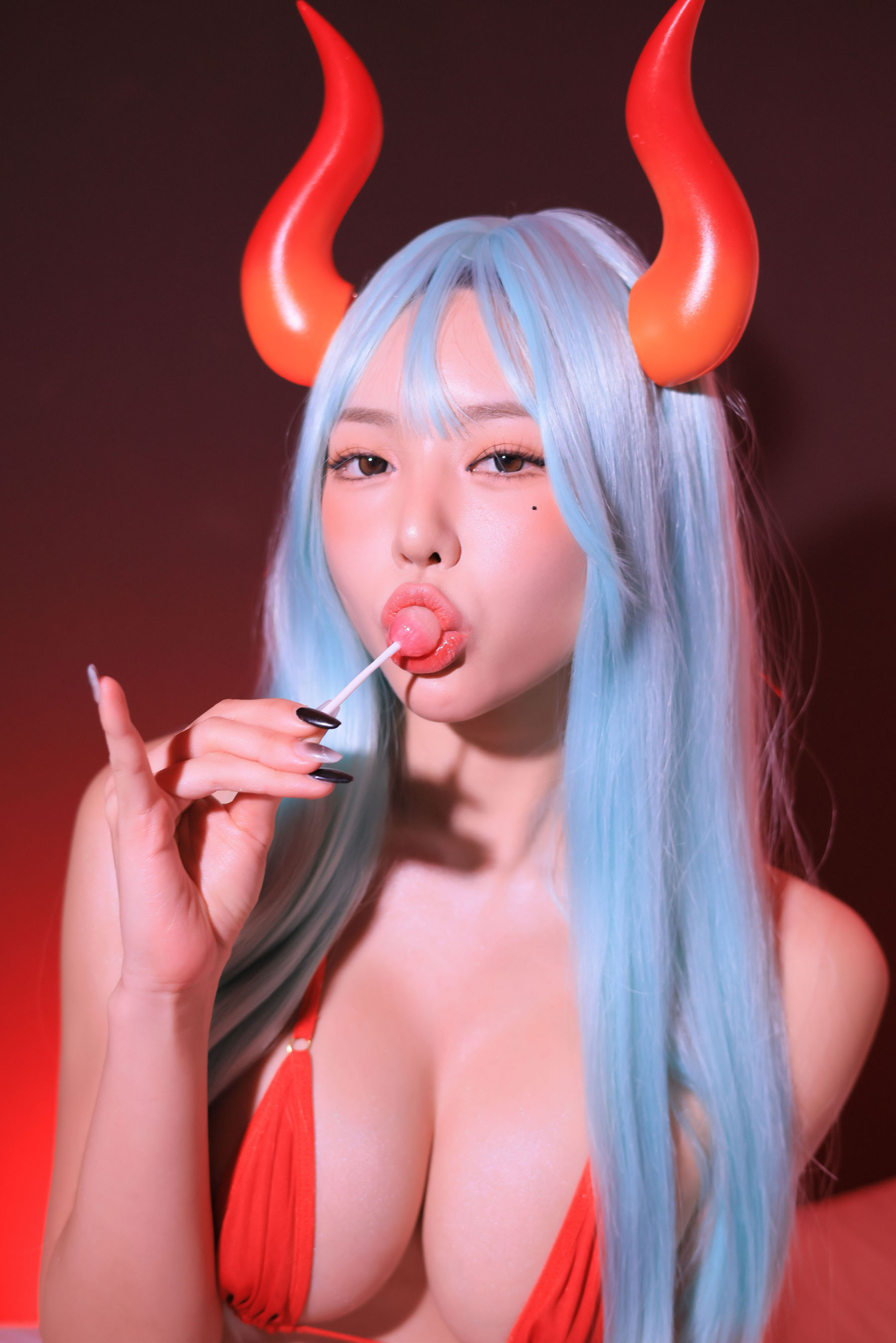Dongeuran - Red Succubus/(241P)