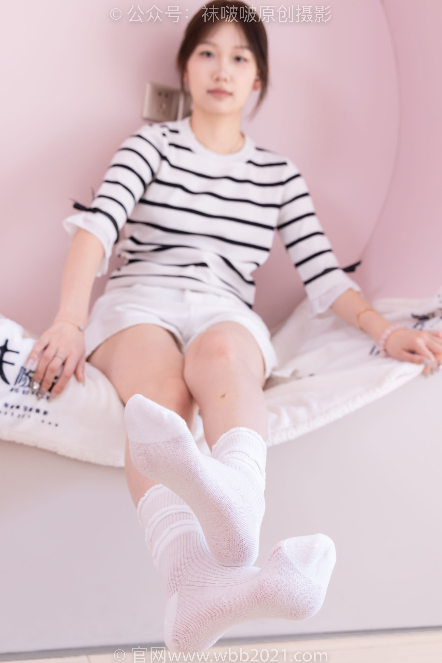 BoBoSocks袜啵啵 No.556 香菜 - 帆布鞋、白棉袜、裸足/(149P)