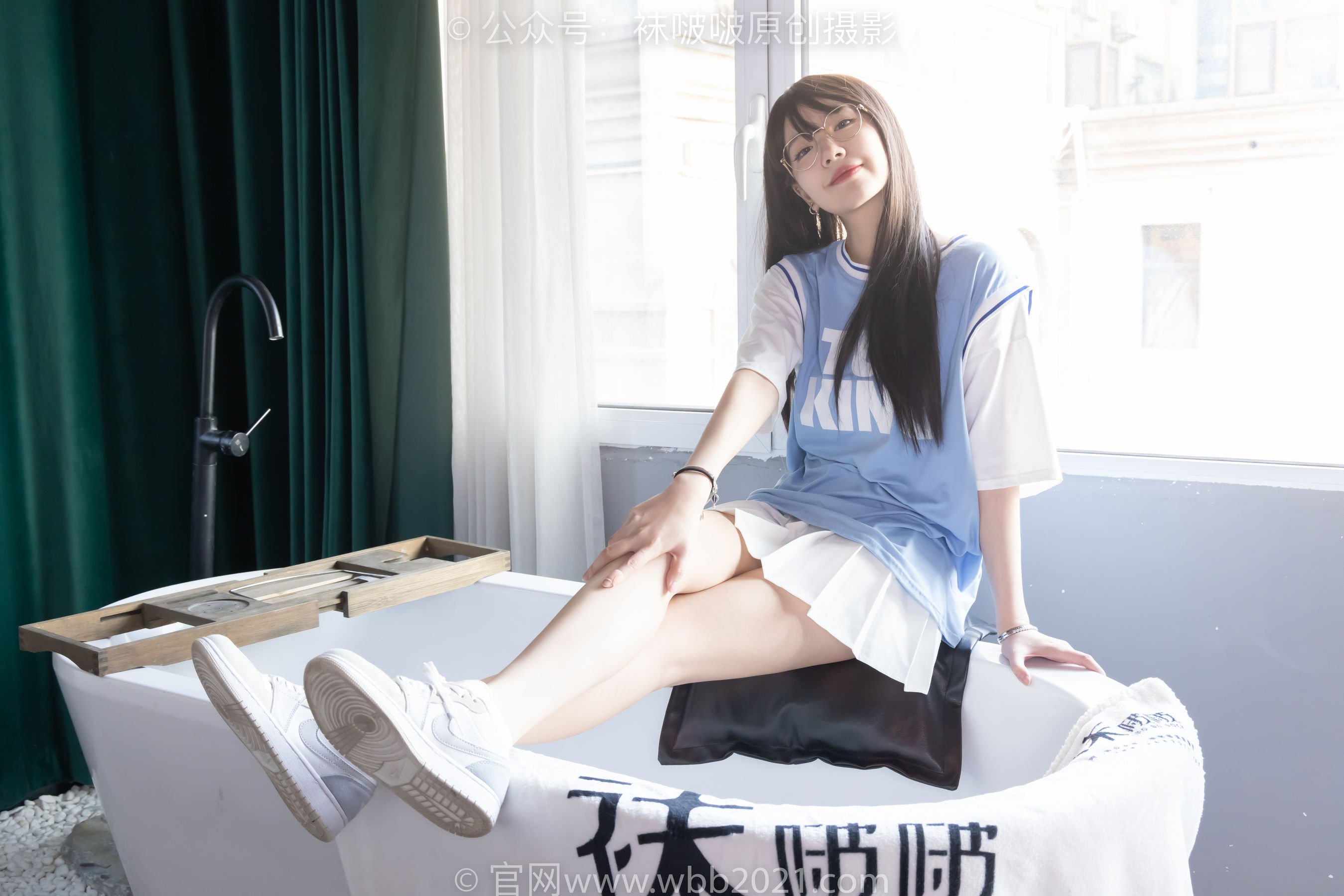 BoBoSocks袜啵啵 No.561 小甜豆 - 板鞋、短白棉袜、裸足/(155P)