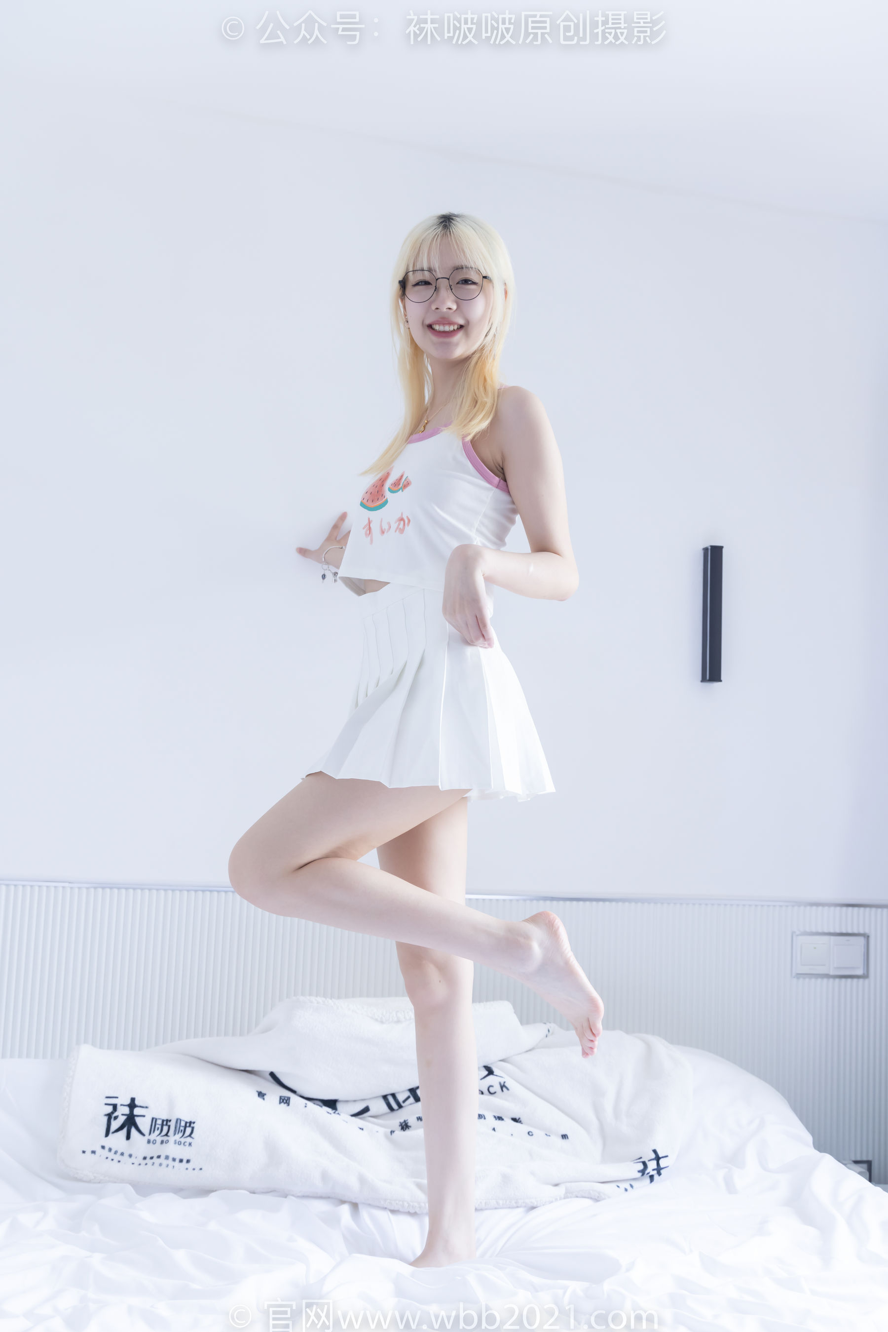 BoBoSocks袜啵啵 No.558 小甜豆 - 帆布鞋、黑丝、裸足/(155P)