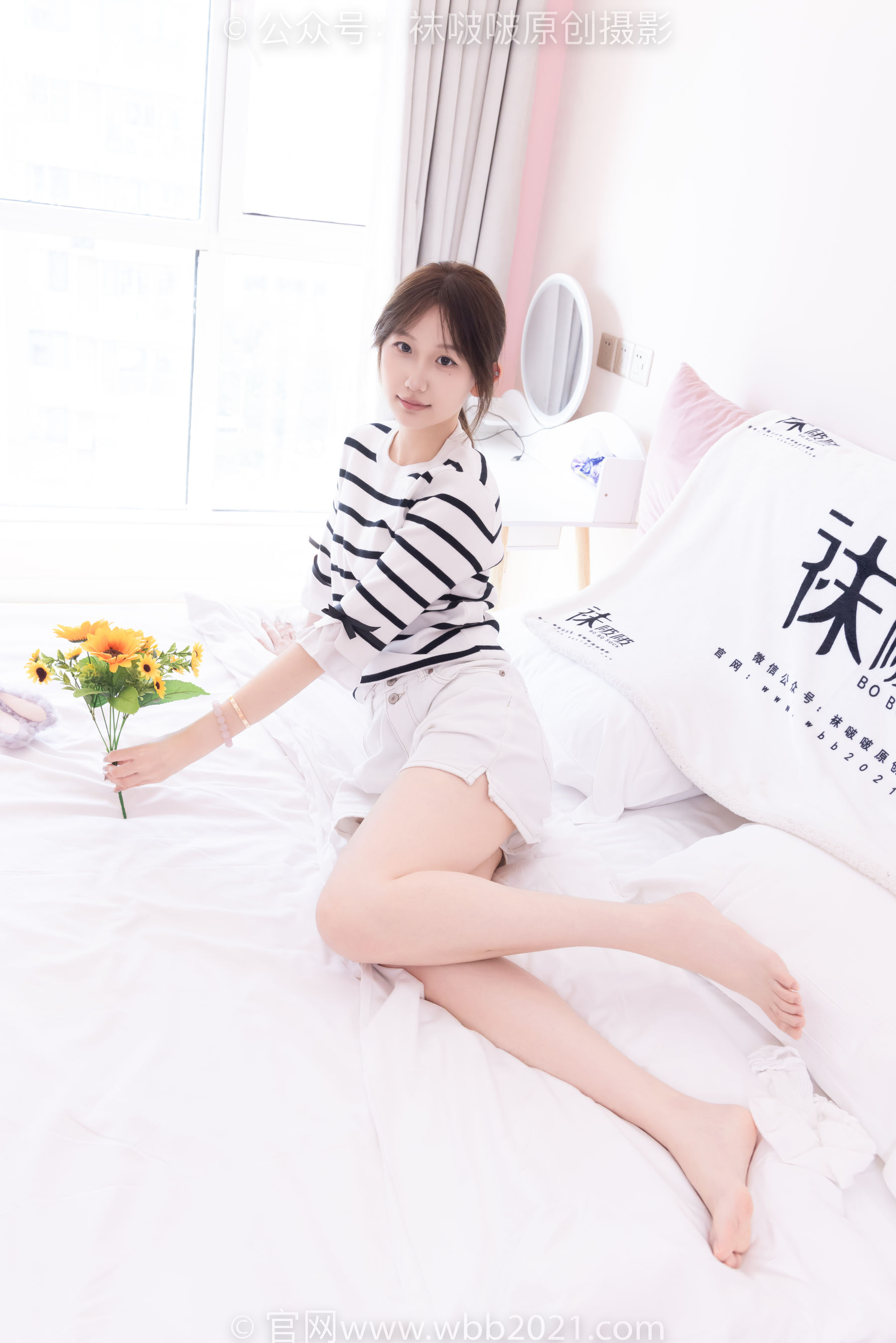 BoBoSocks袜啵啵 No.556 香菜 - 帆布鞋、白棉袜、裸足/(149P)