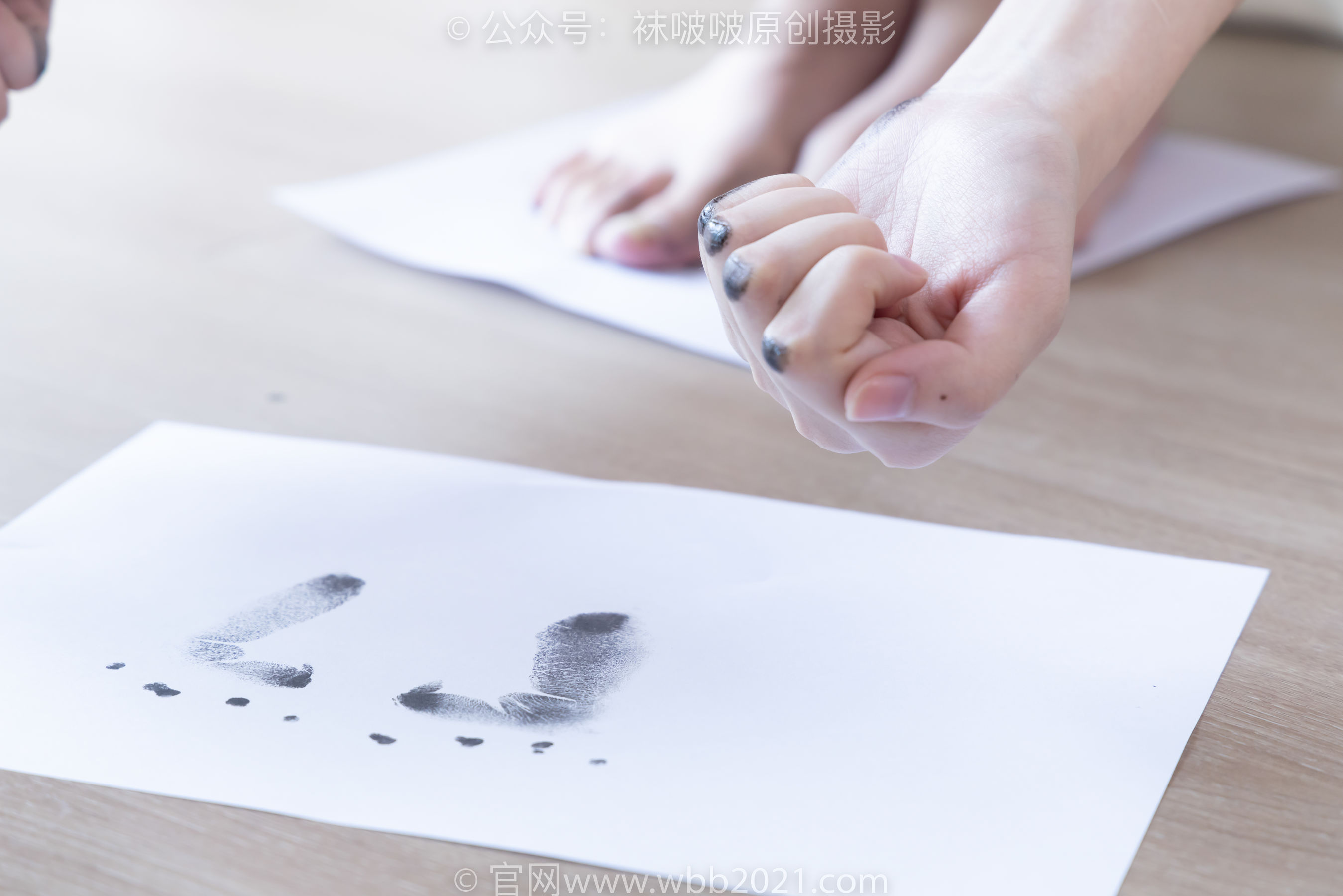 BoBoSocks袜啵啵 No.558 小甜豆 - 帆布鞋、黑丝、裸足/(155P)