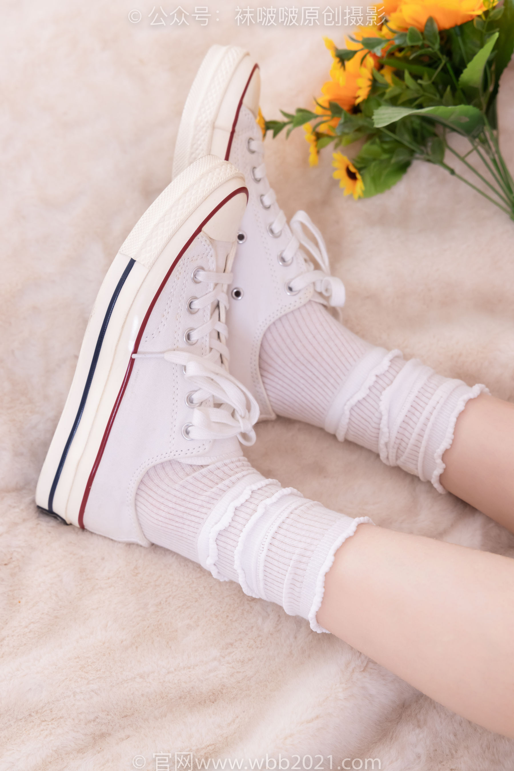 BoBoSocks袜啵啵 No.556 香菜 - 帆布鞋、白棉袜、裸足/(149P)