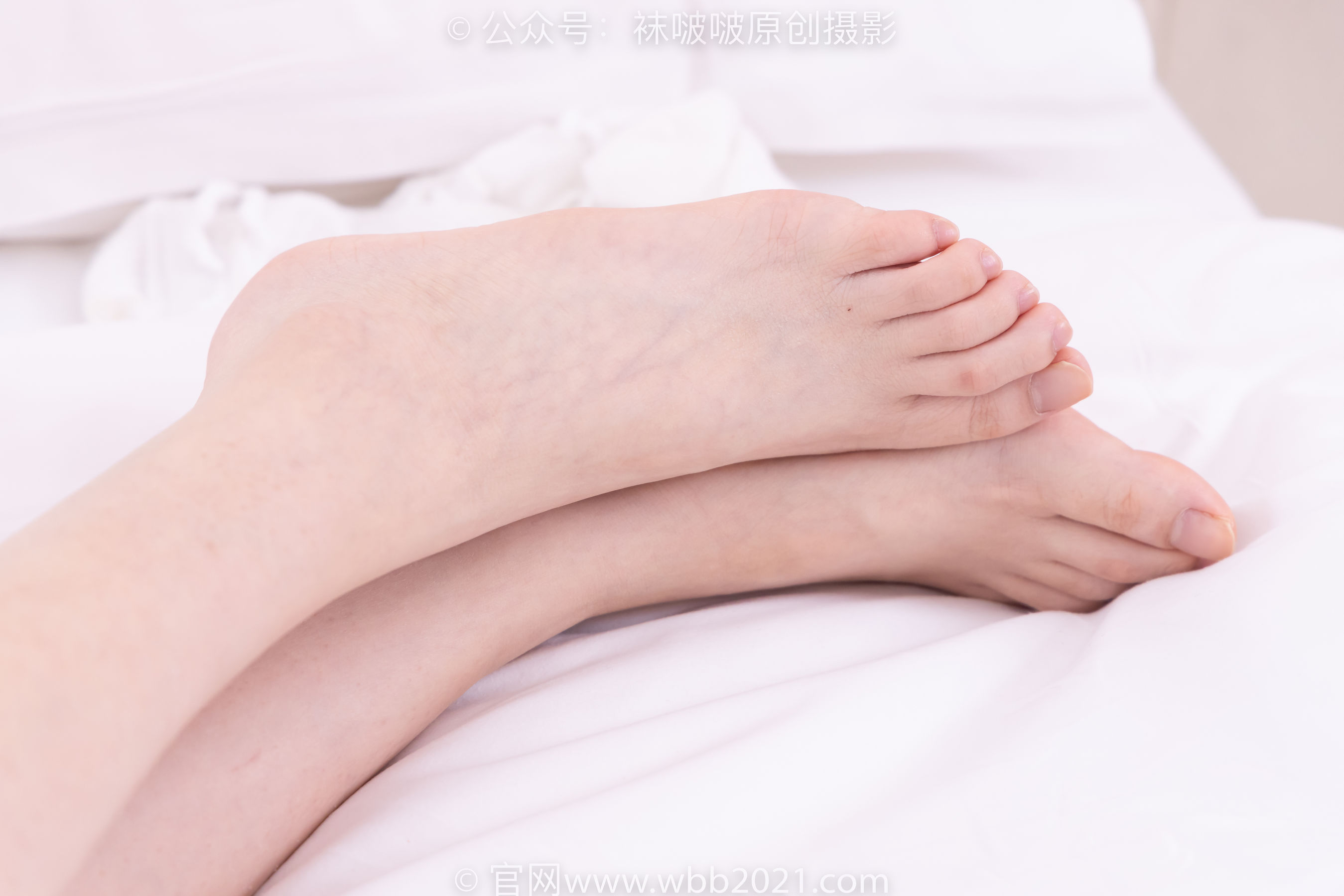 BoBoSocks袜啵啵 No.556 香菜 - 帆布鞋、白棉袜、裸足/(149P)