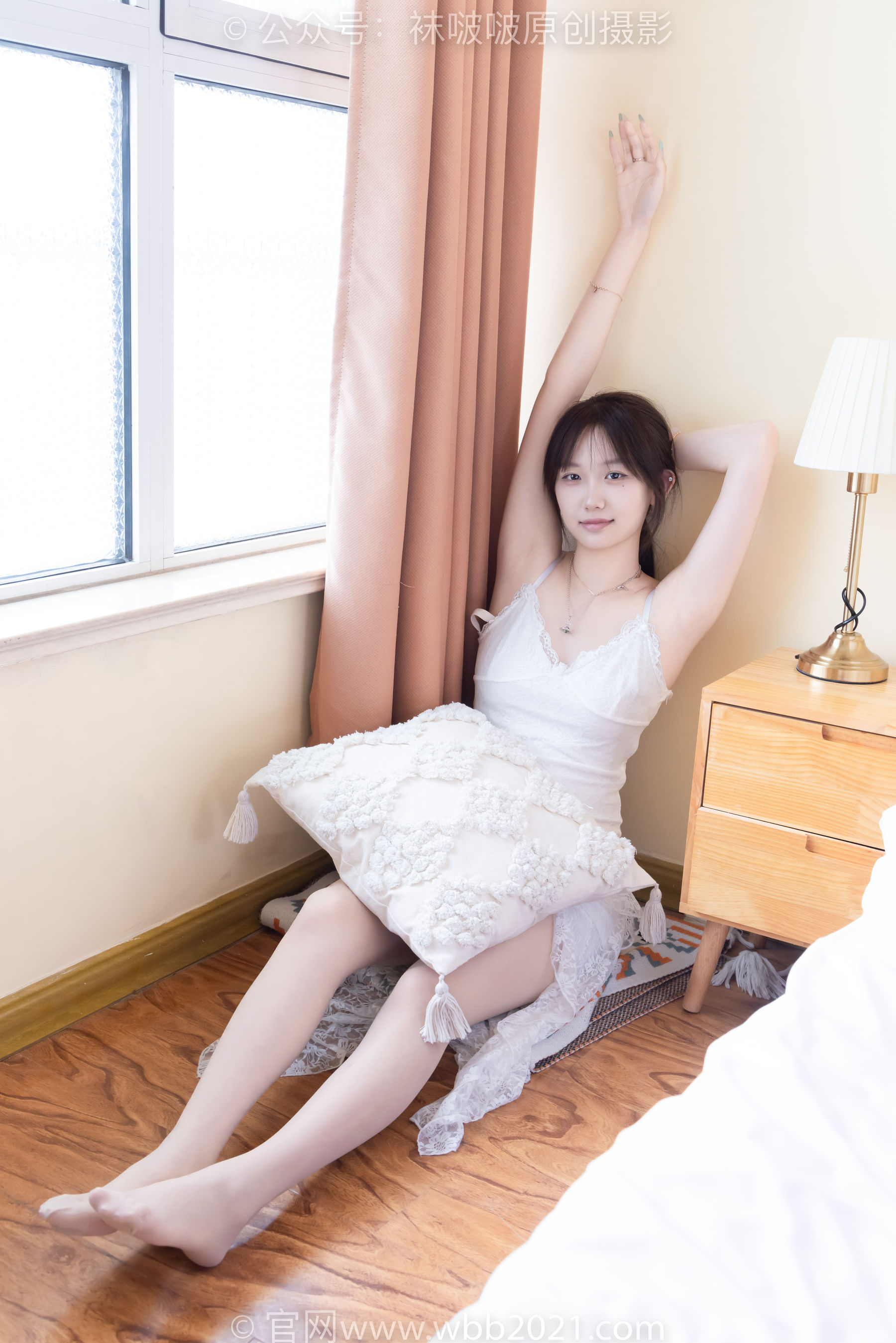 BoBoSocks袜啵啵 No.560 香菜 - 帆布鞋、短白棉袜、薄肉丝/(143P)