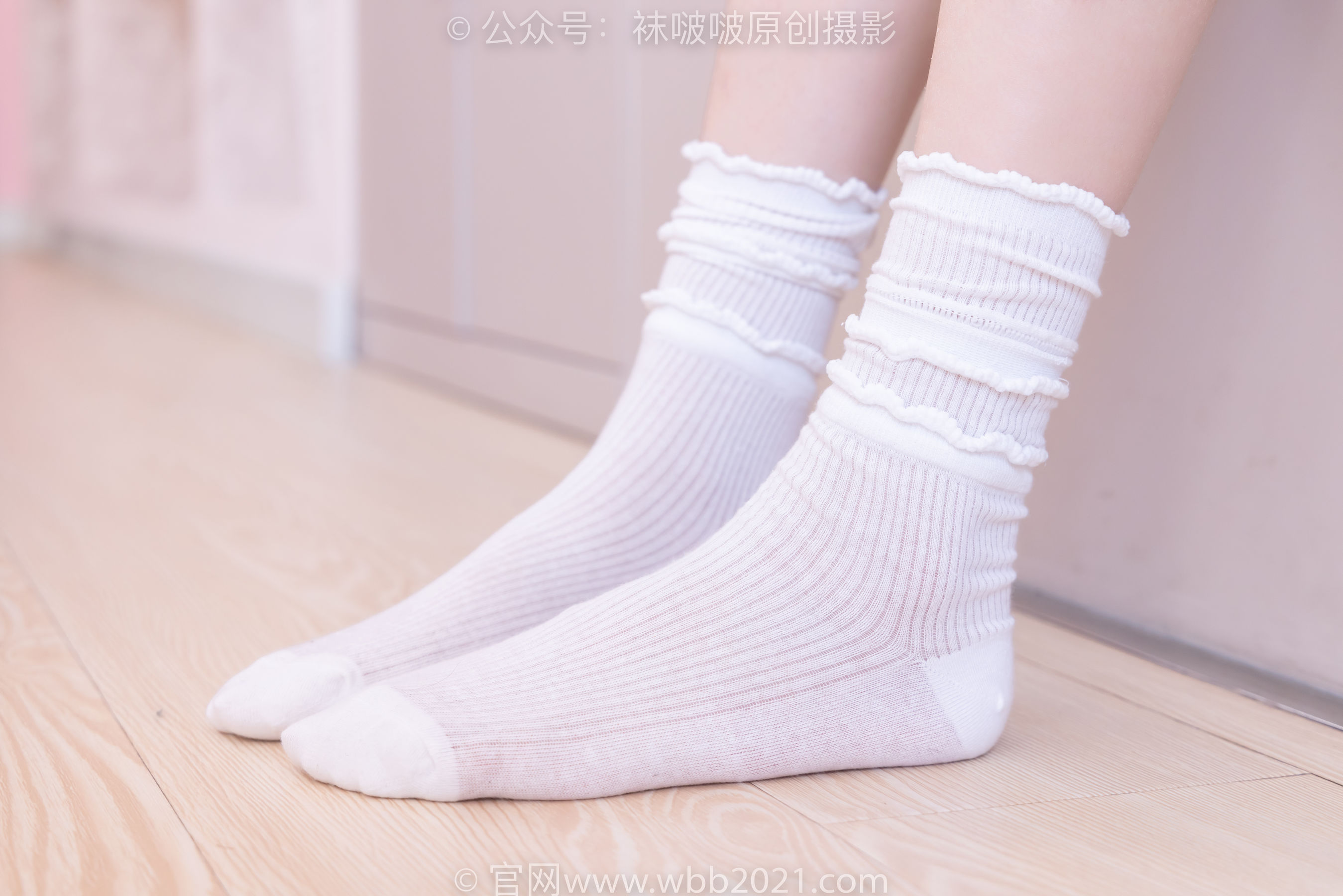 BoBoSocks袜啵啵 No.556 香菜 - 帆布鞋、白棉袜、裸足/(149P)