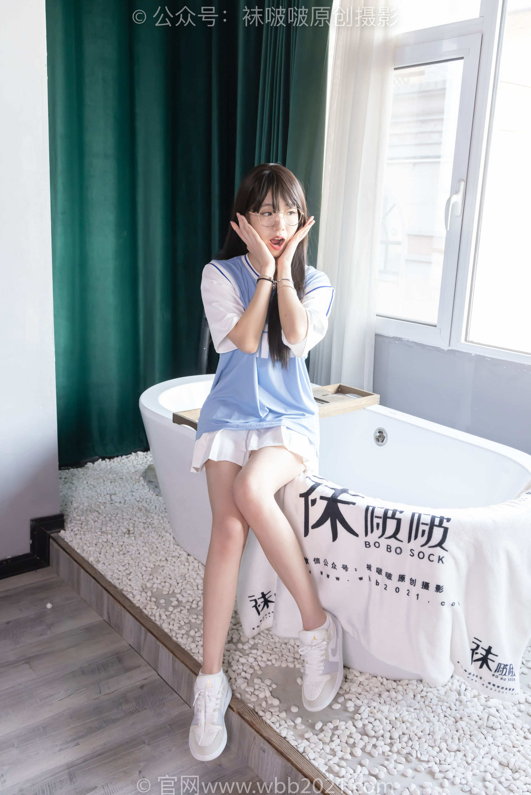 BoBoSocks袜啵啵 No.561 小甜豆 - 板鞋、短白棉袜、裸足/(155P)