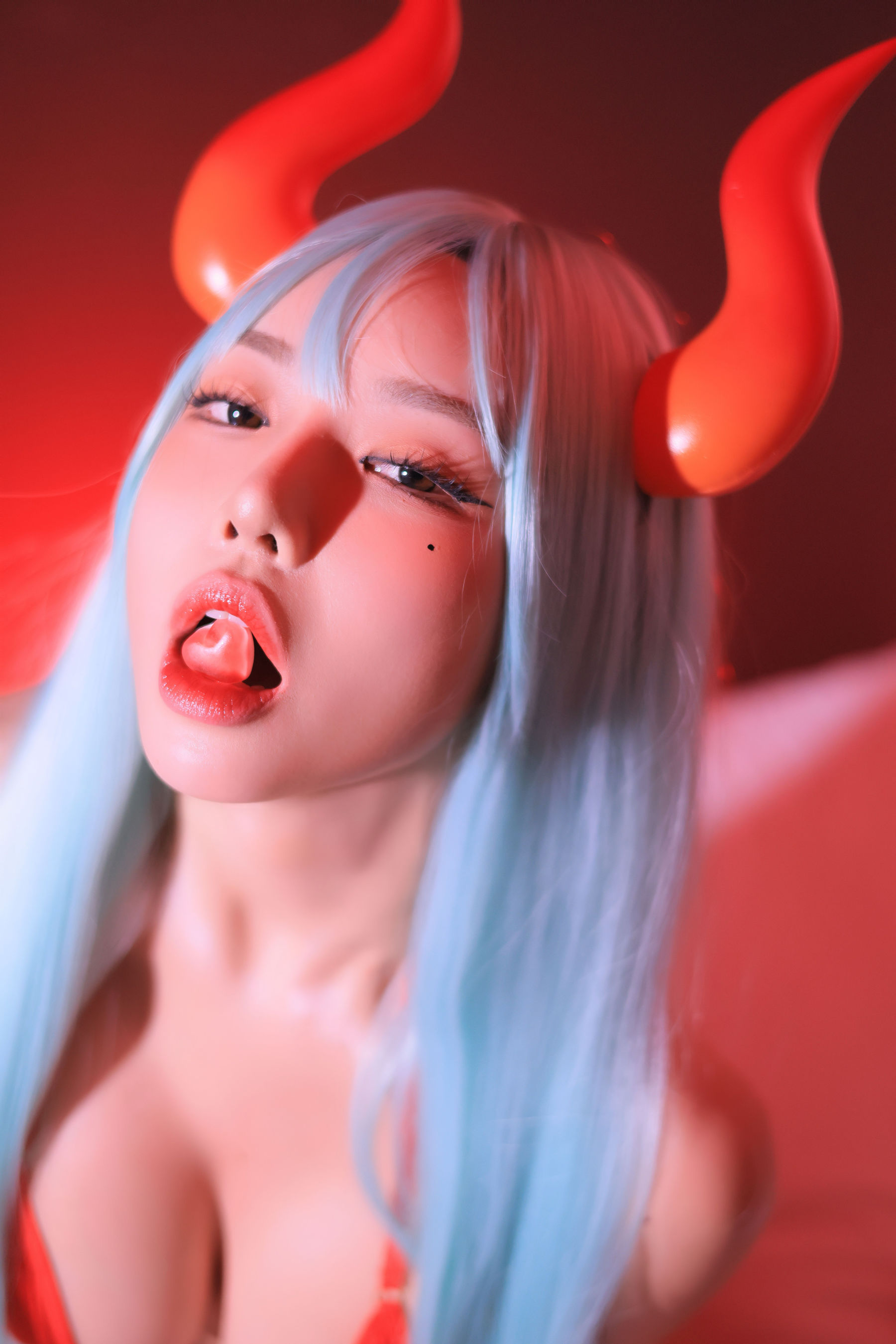 Dongeuran - Red Succubus/(241P)