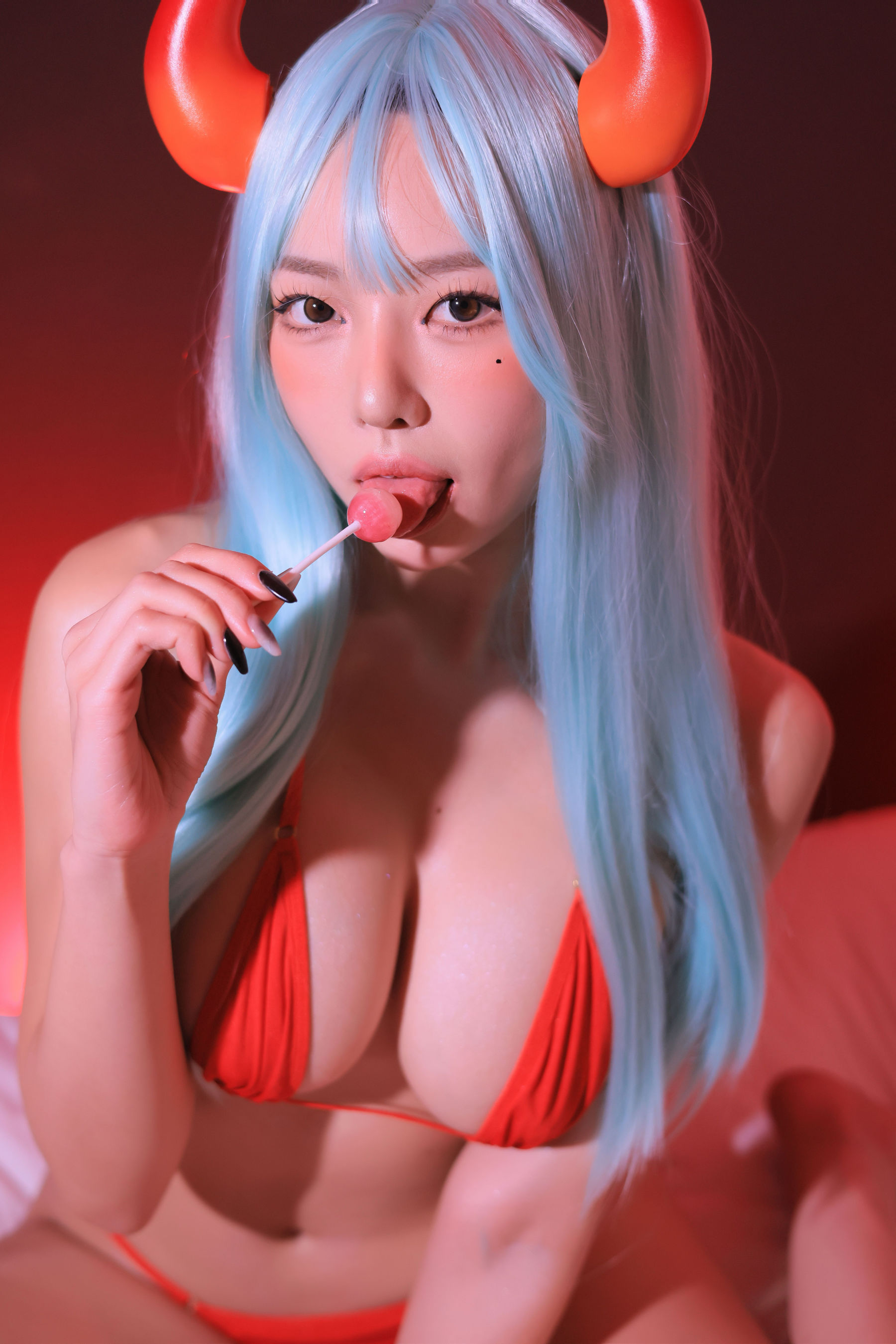 Dongeuran - Red Succubus/(241P)