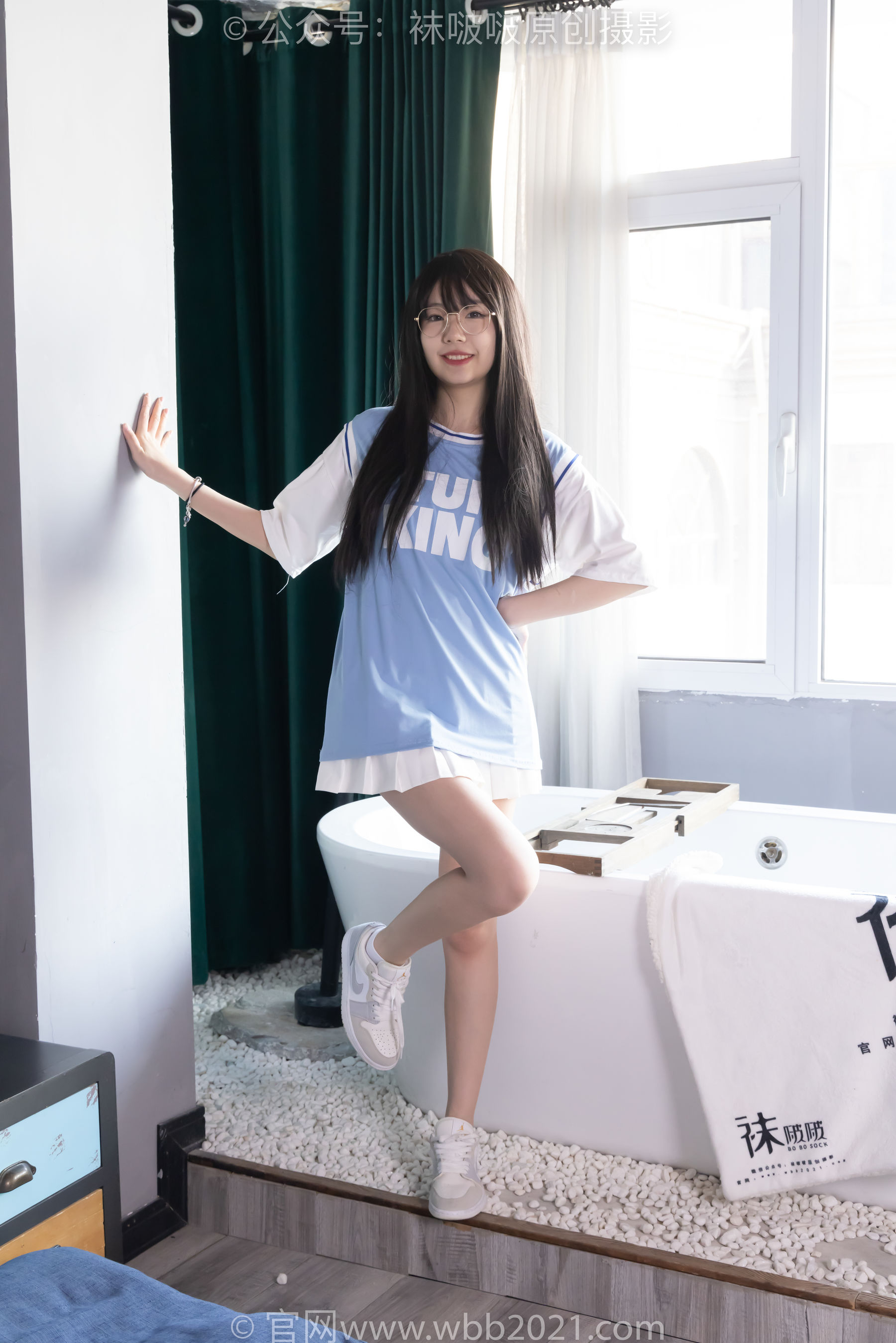 BoBoSocks袜啵啵 No.561 小甜豆 - 板鞋、短白棉袜、裸足/(155P)