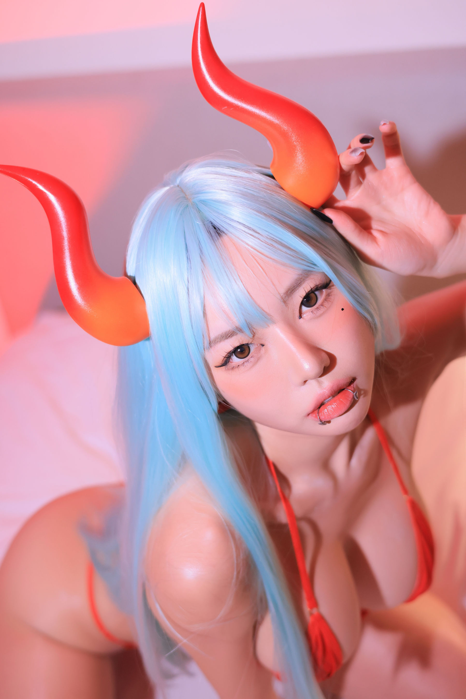 Dongeuran - Red Succubus/(241P)