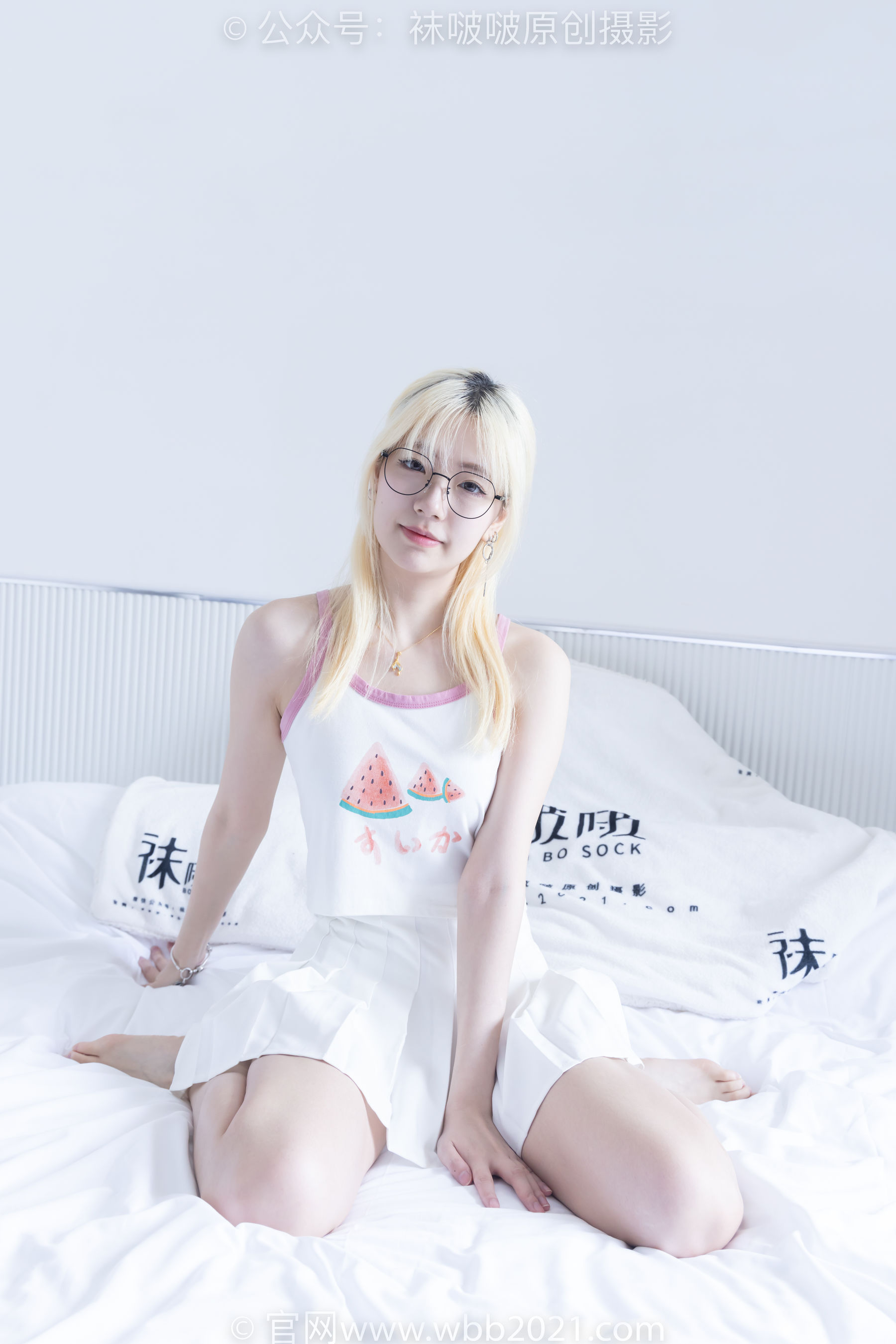 BoBoSocks袜啵啵 No.558 小甜豆 - 帆布鞋、黑丝、裸足/(155P)